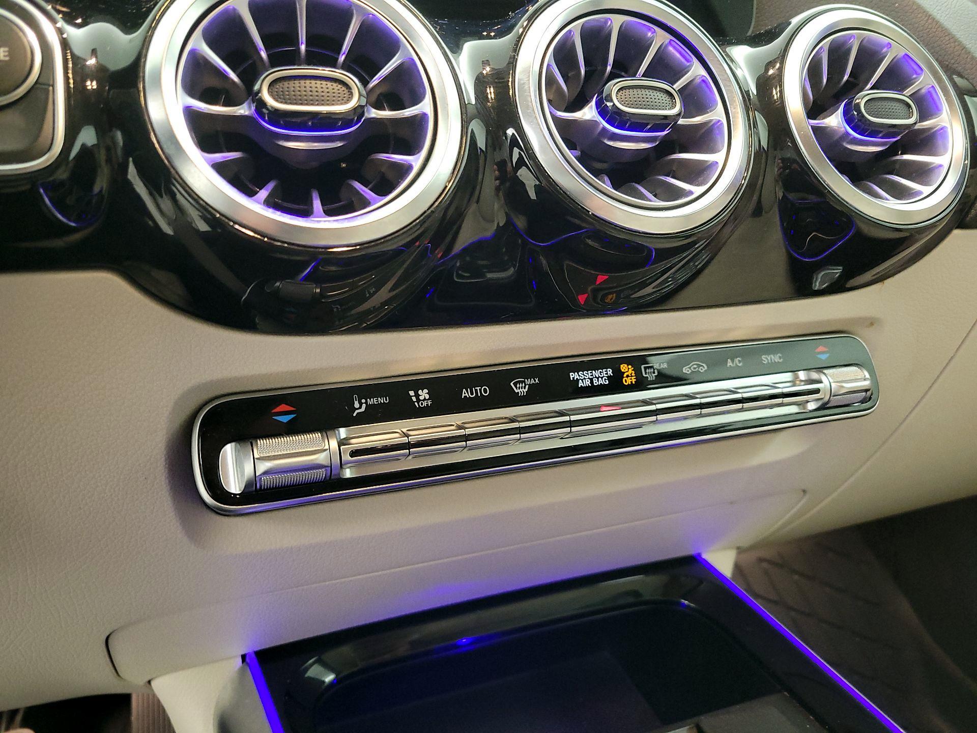 Thumbnail: 2022 Mercedes-Benz GLA - 16