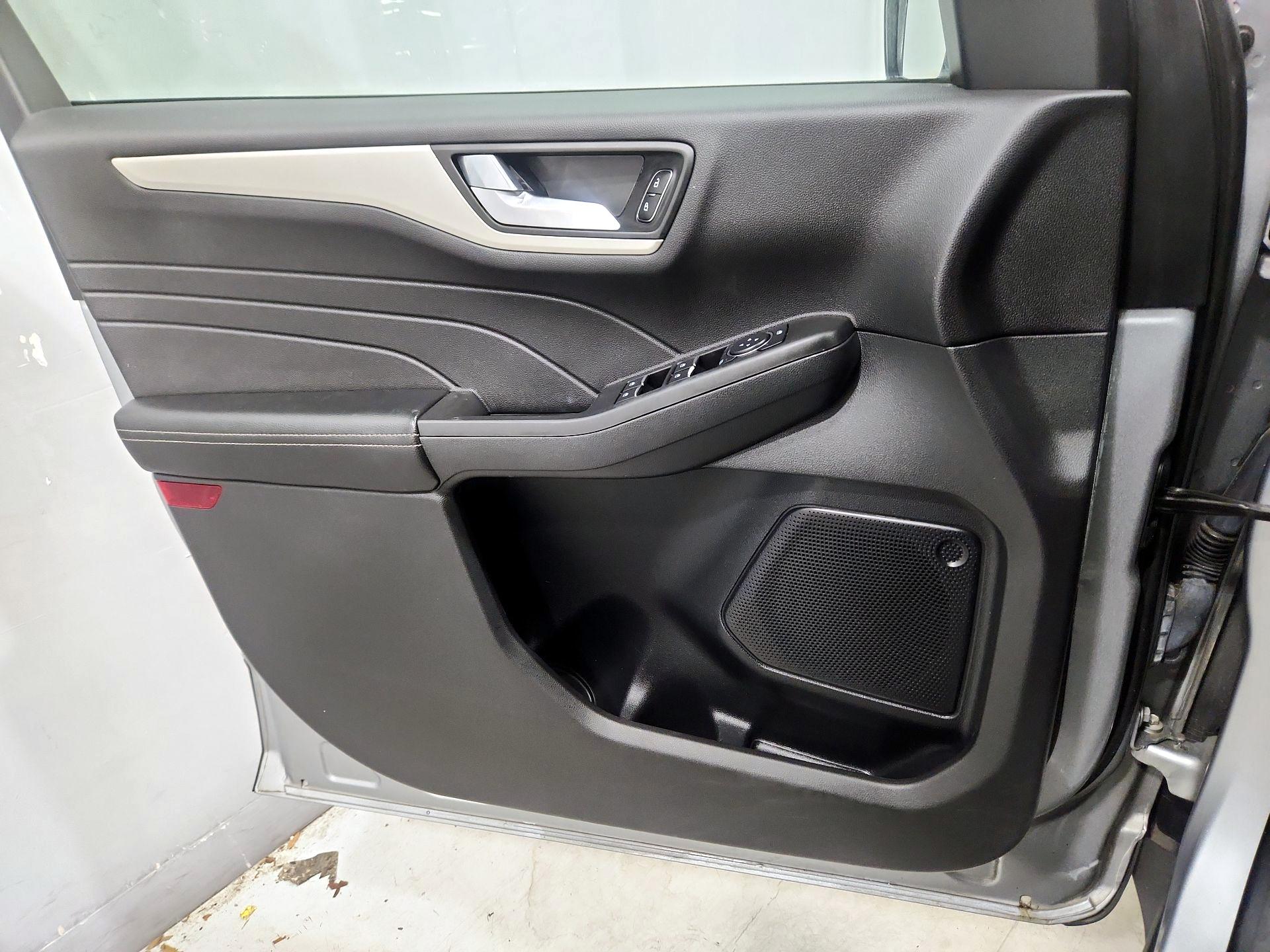 Thumbnail: 2021 Ford Escape - 12