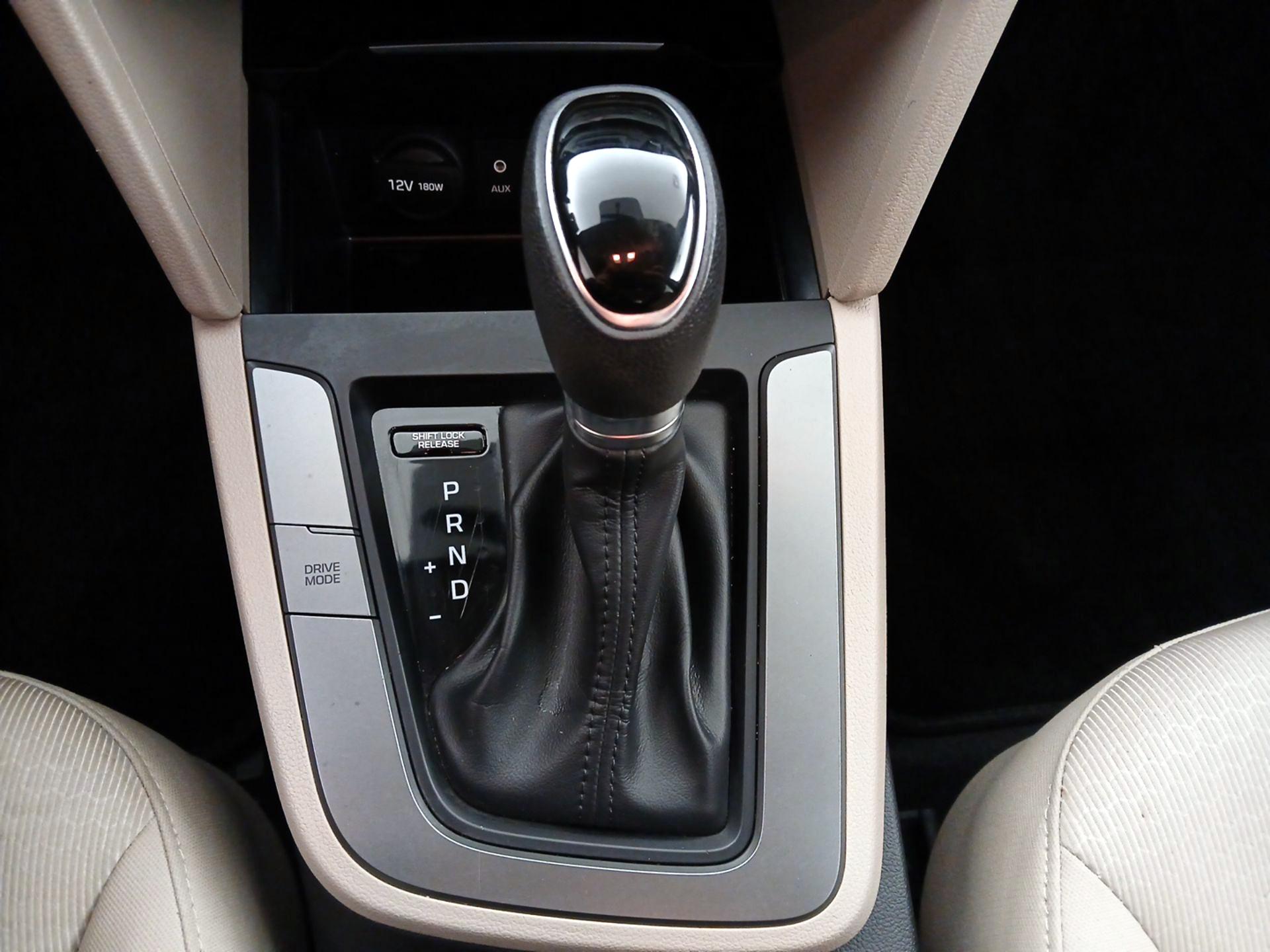 Thumbnail: 2017 Hyundai Elantra - 16