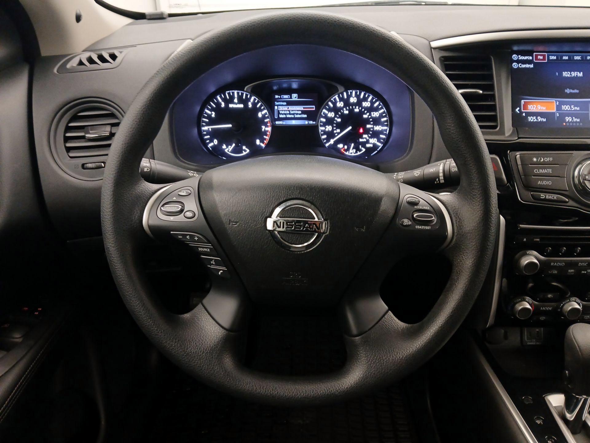 Thumbnail: 2019 Nissan Pathfinder - 10