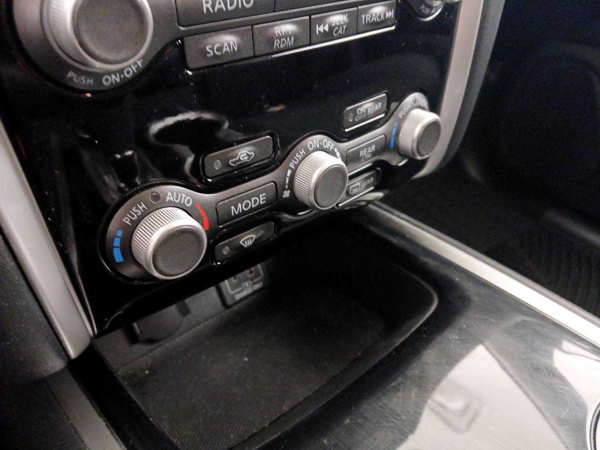 Thumbnail: 2019 Nissan Pathfinder - 16