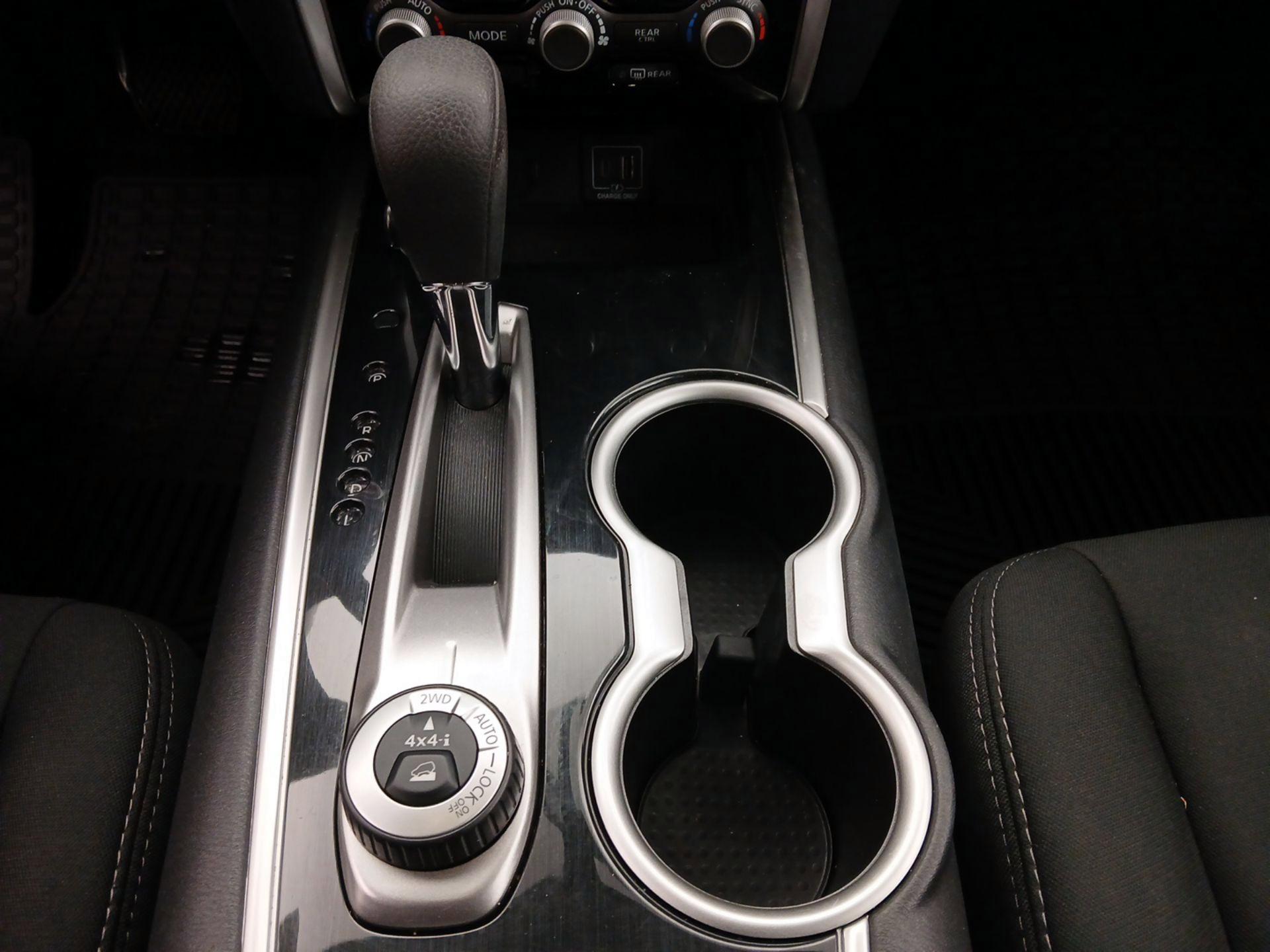 Thumbnail: 2019 Nissan Pathfinder - 17