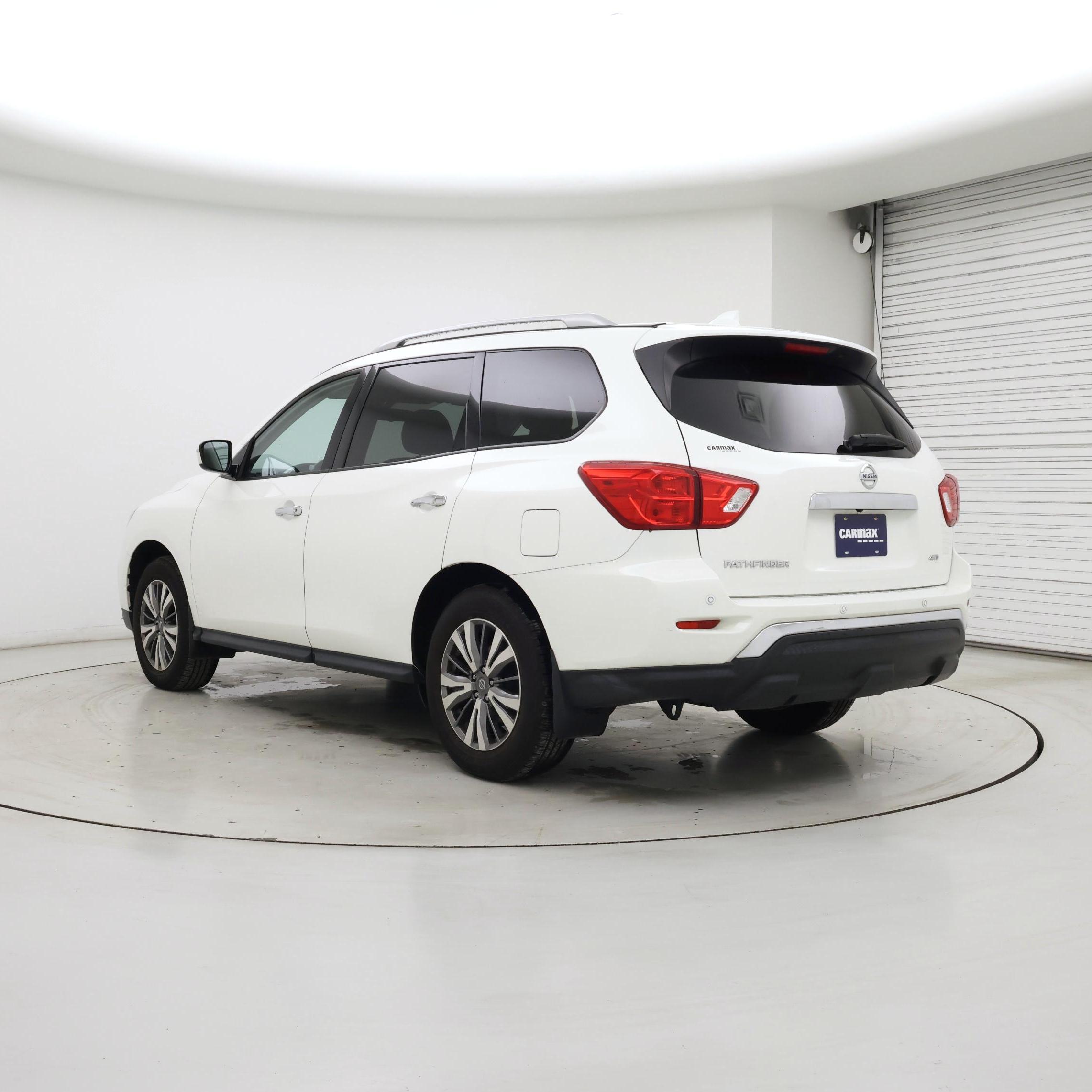 Thumbnail: 2019 Nissan Pathfinder - 2
