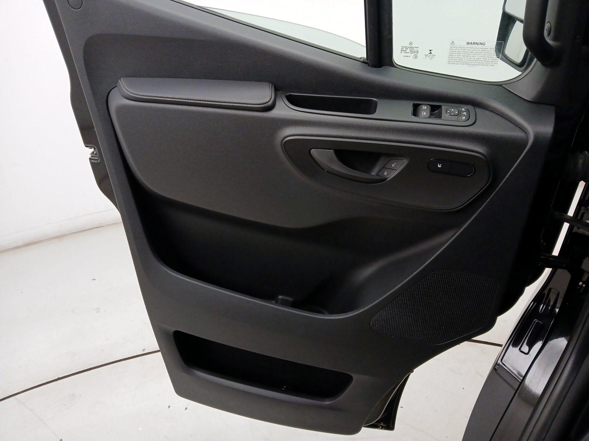 Thumbnail: 2022 Mercedes-Benz Sprinter - 12