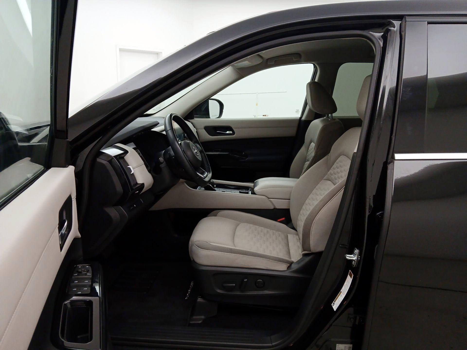 Thumbnail: 2022 Nissan Pathfinder - 11