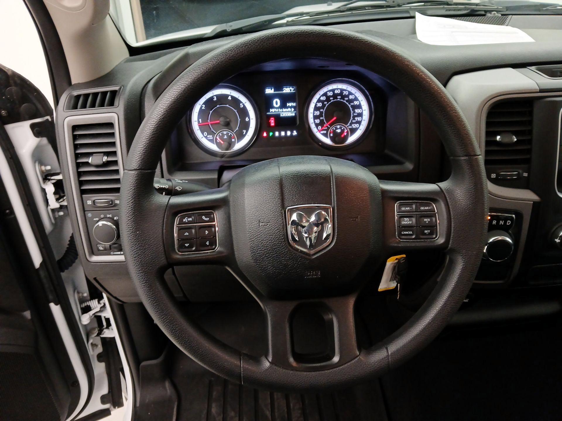 Thumbnail: 2021 RAM 1500 Classic - 10