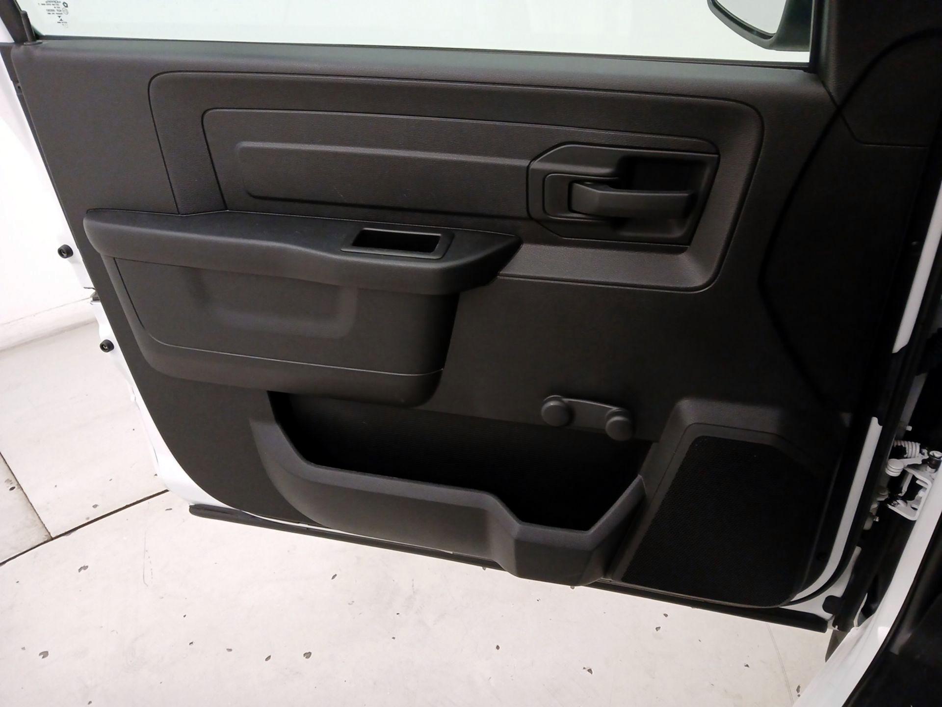 Thumbnail: 2021 RAM 1500 Classic - 12