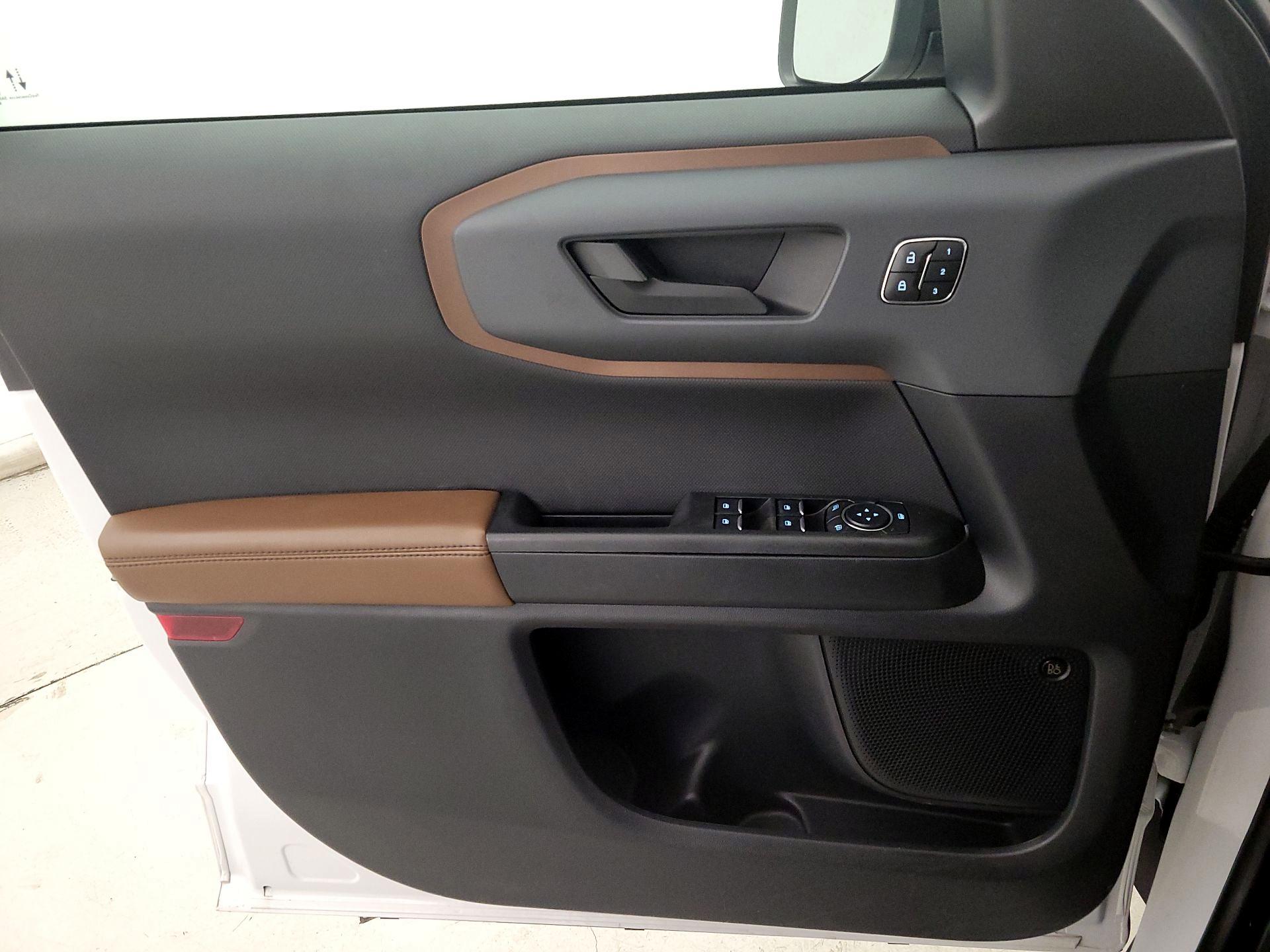 Thumbnail: 2023 Ford Bronco Sport - 12