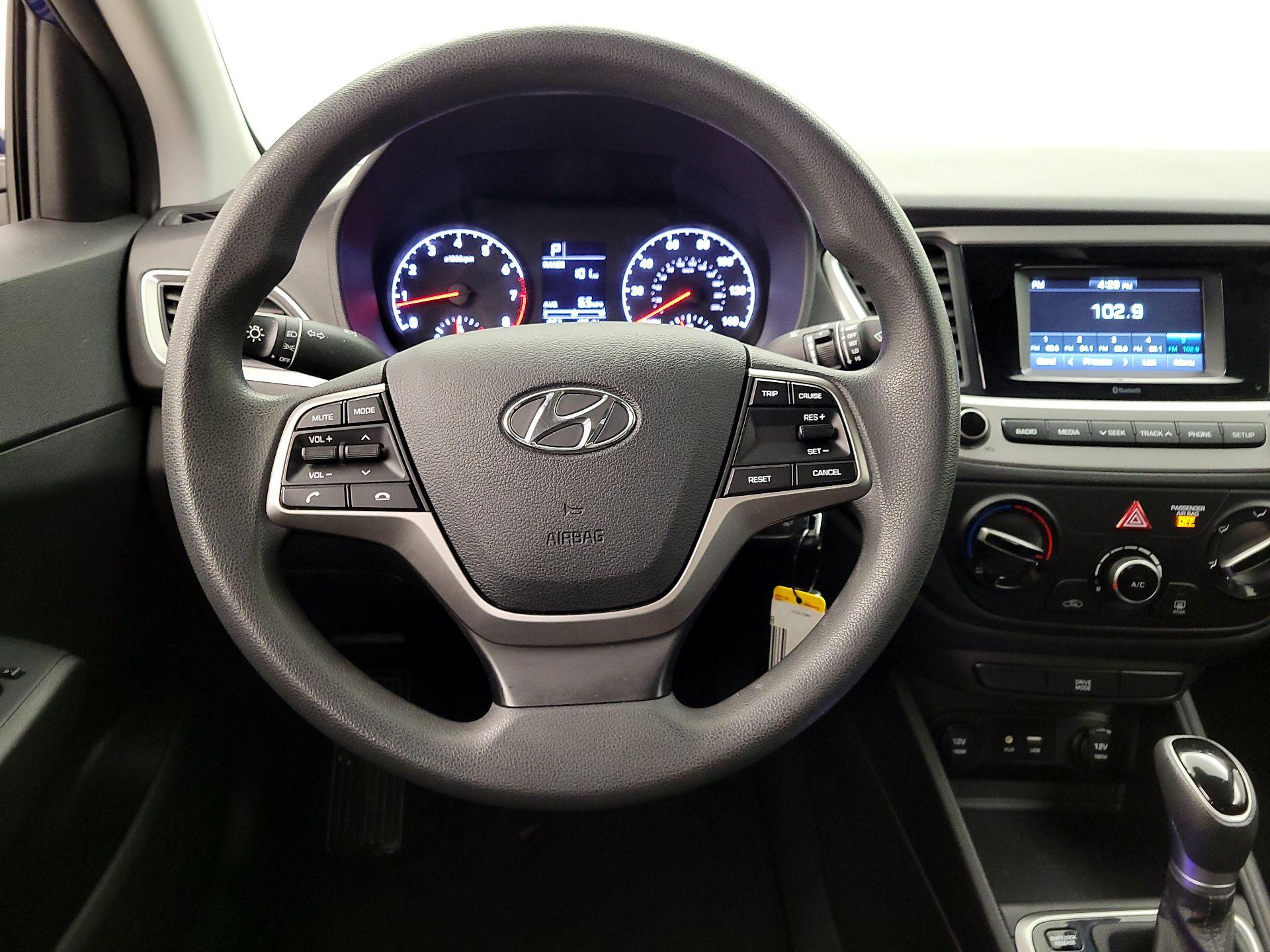 Thumbnail: 2022 Hyundai Accent - 10