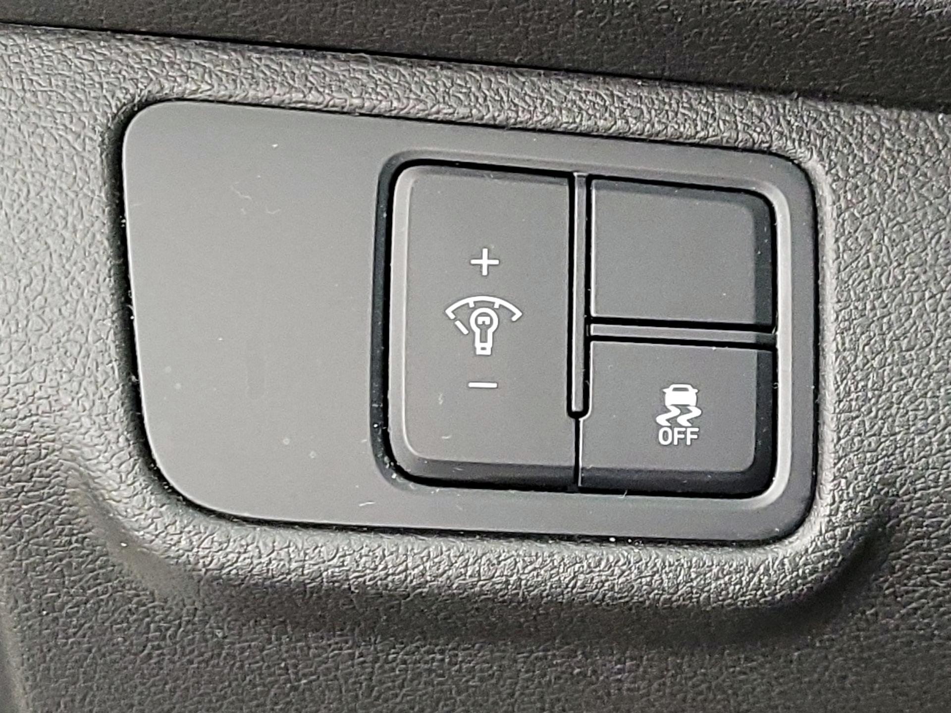 Thumbnail: 2022 Hyundai Accent - 13