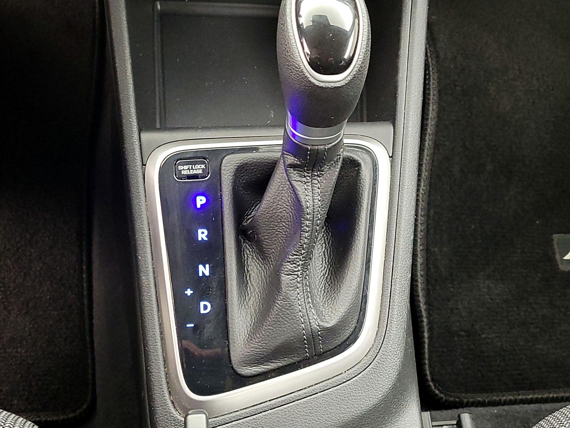 Thumbnail: 2022 Hyundai Accent - 17