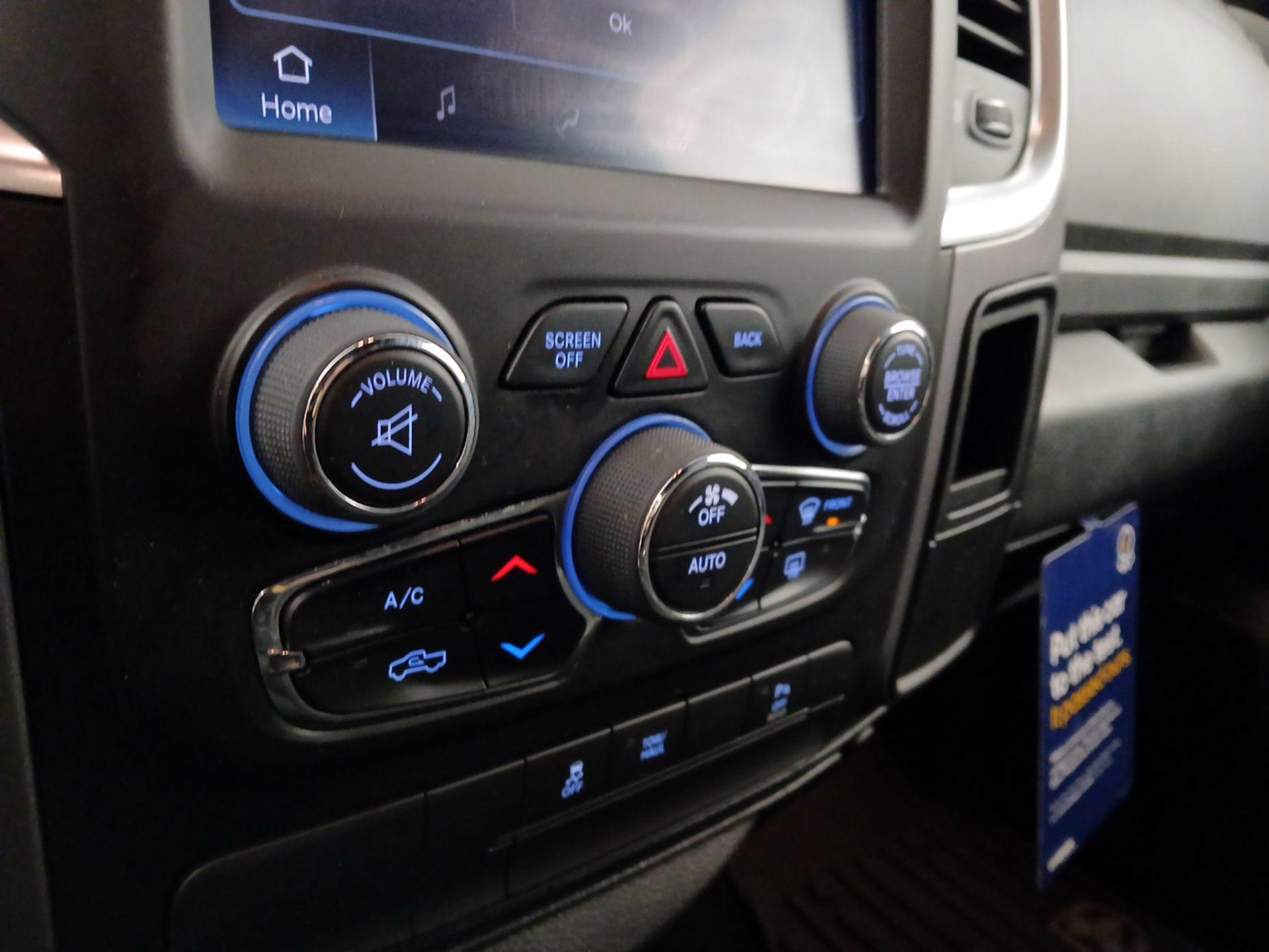 Thumbnail: 2022 RAM 1500 Classic - 16