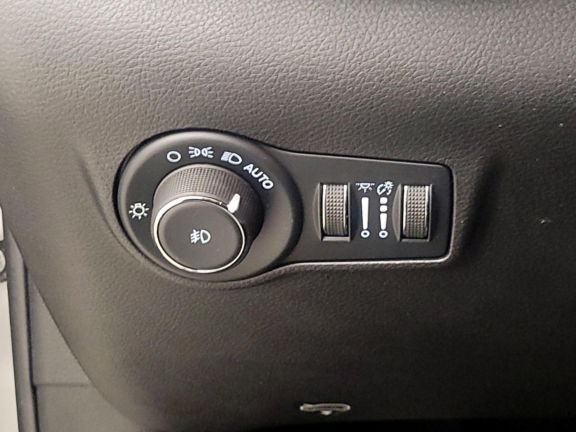 Thumbnail: 2022 Jeep Compass - 13