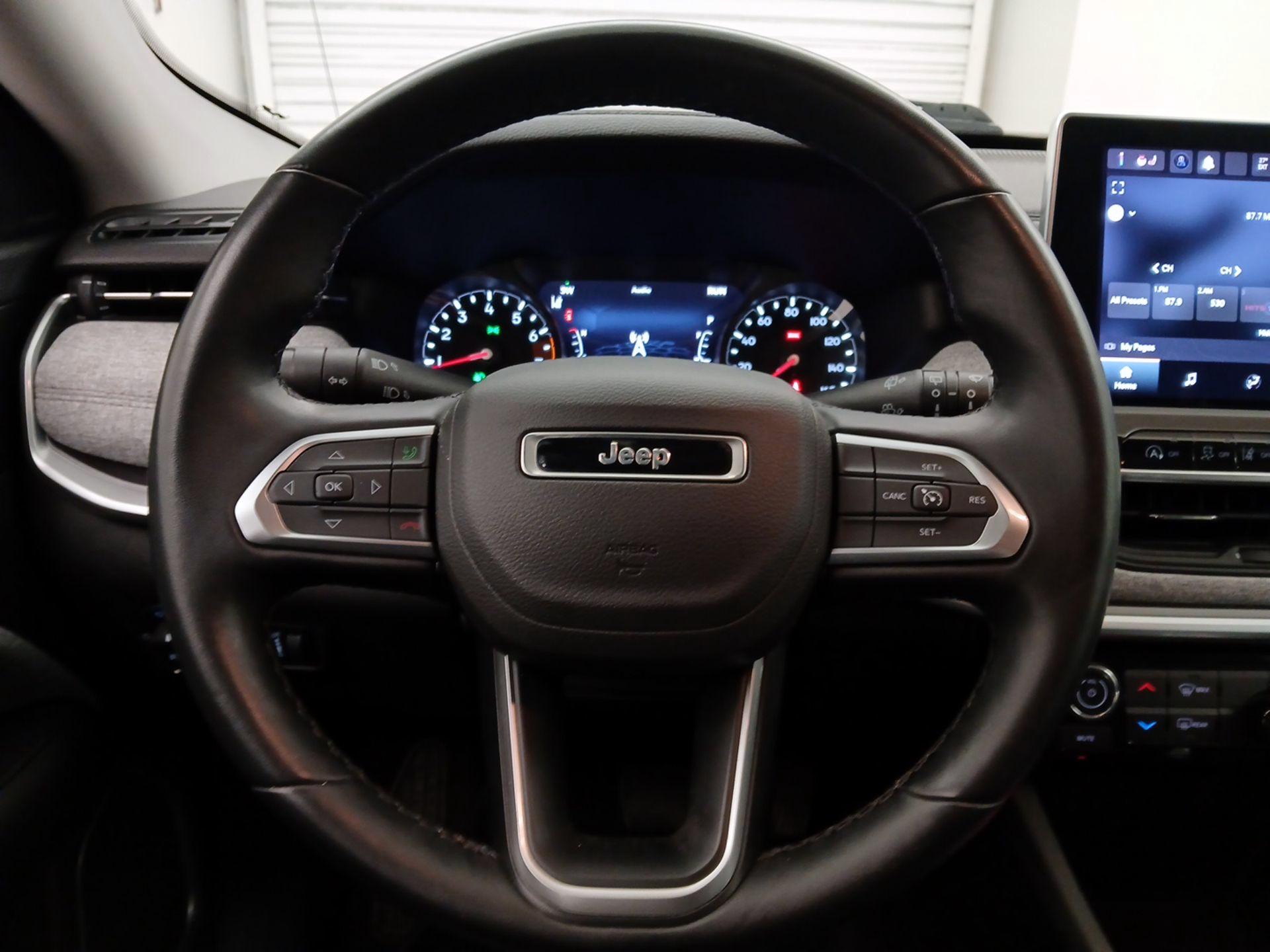 Thumbnail: 2022 Jeep Compass - 10