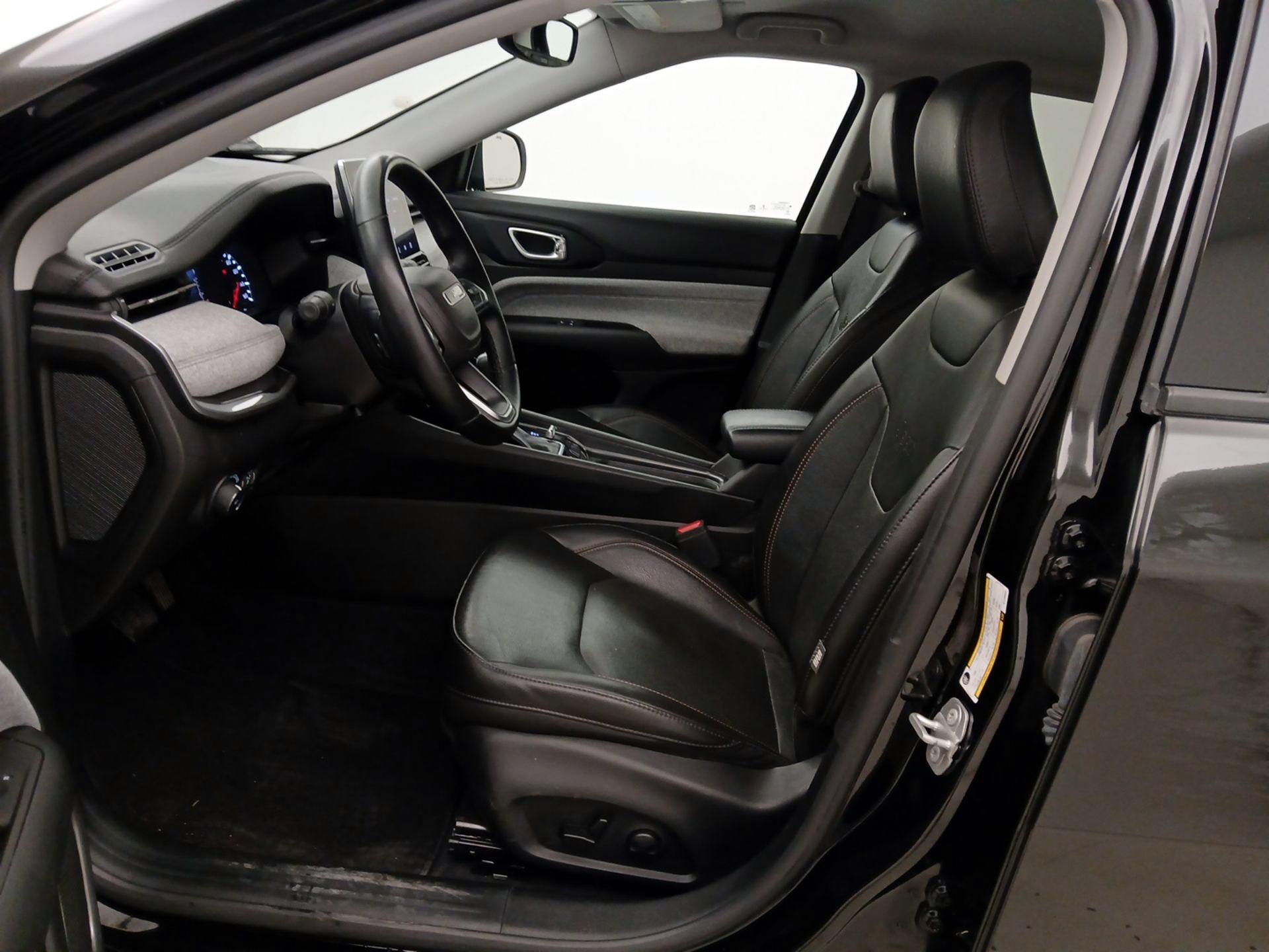 Thumbnail: 2022 Jeep Compass - 11