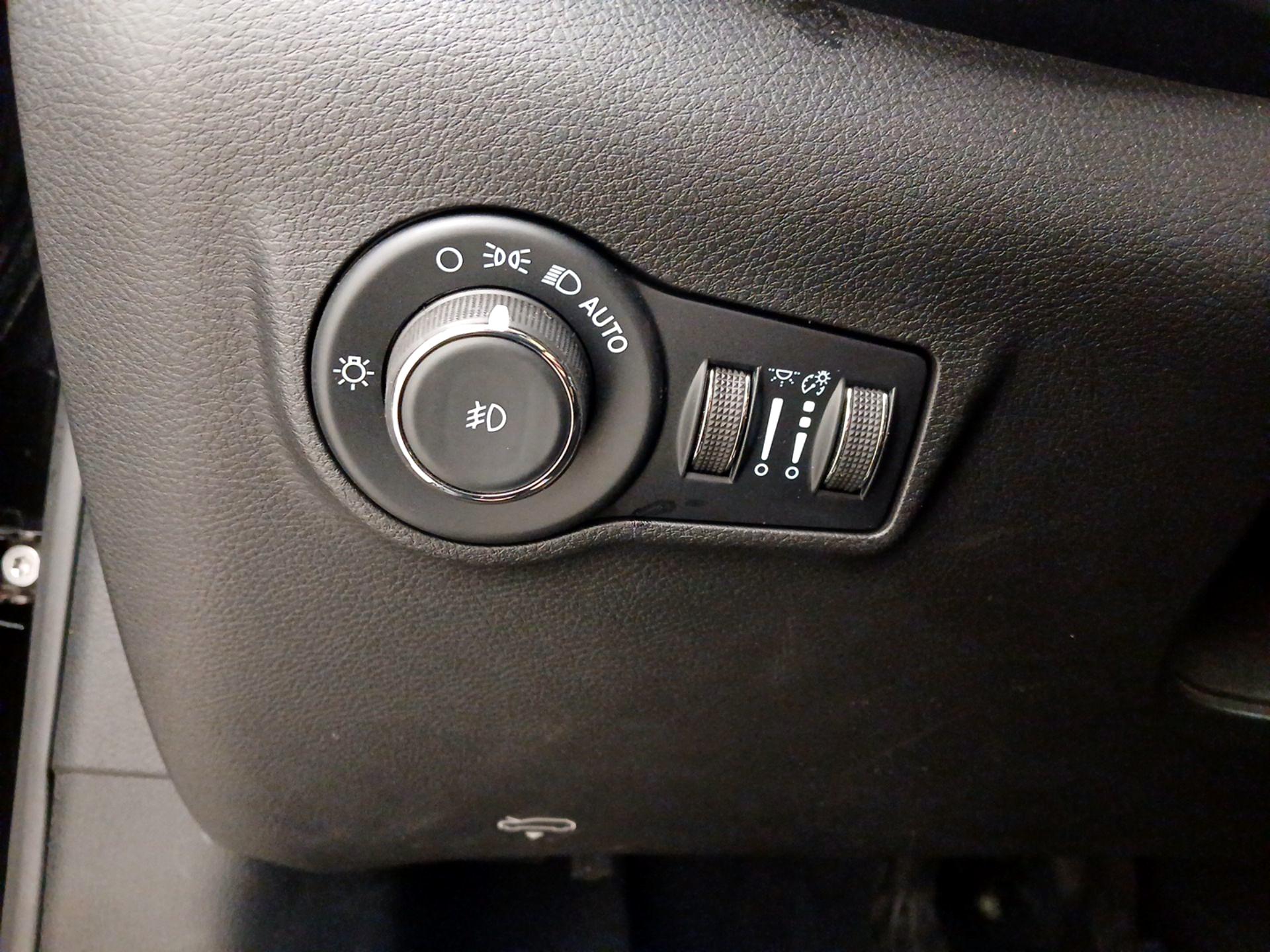 Thumbnail: 2022 Jeep Compass - 13