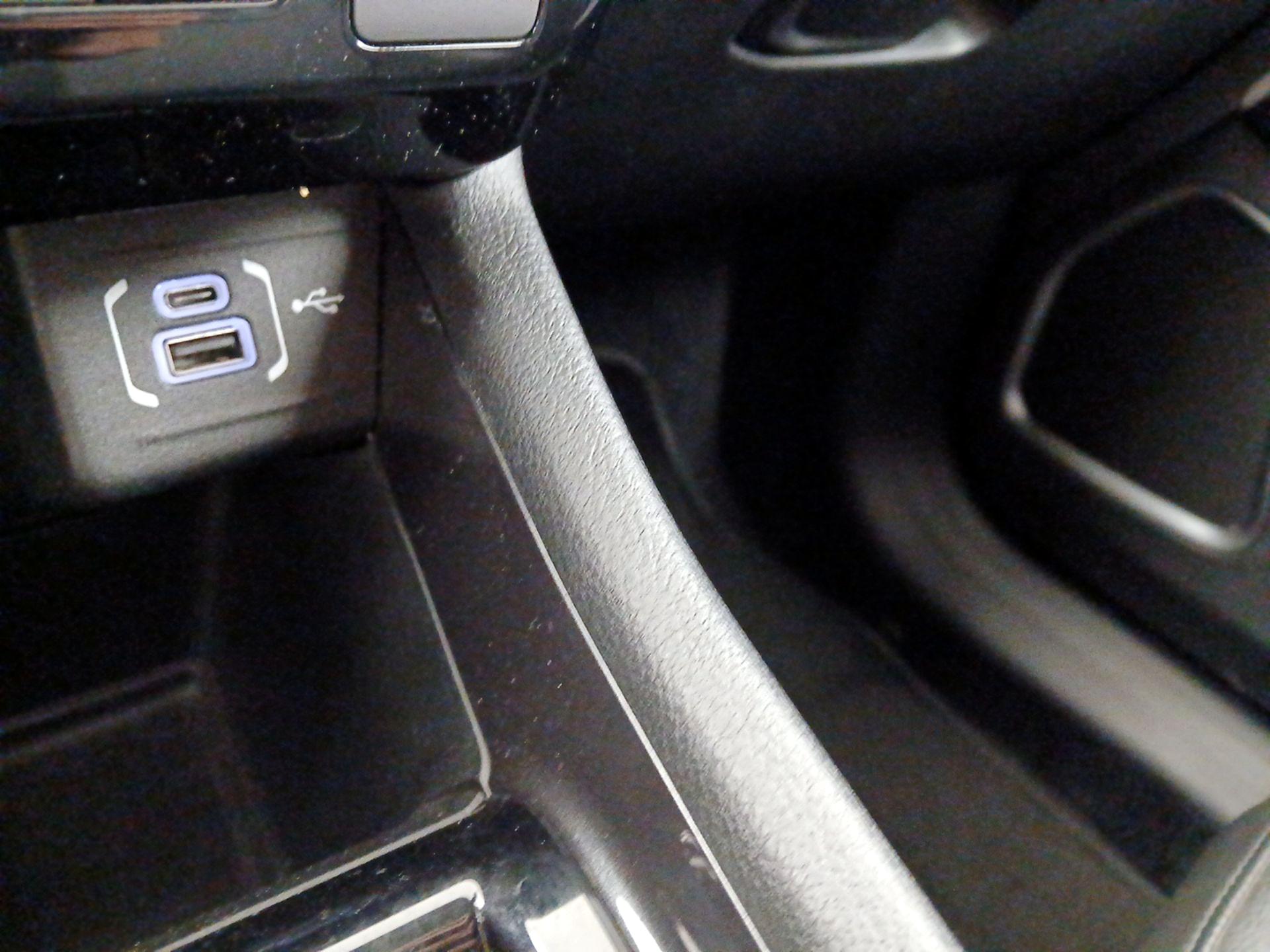 Thumbnail: 2022 Jeep Compass - 18