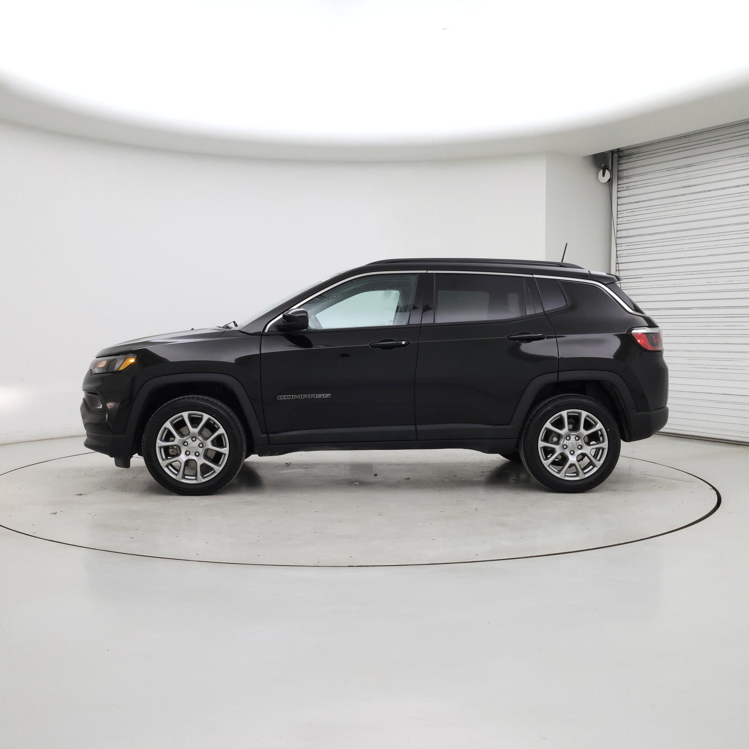 Thumbnail: 2022 Jeep Compass - 3