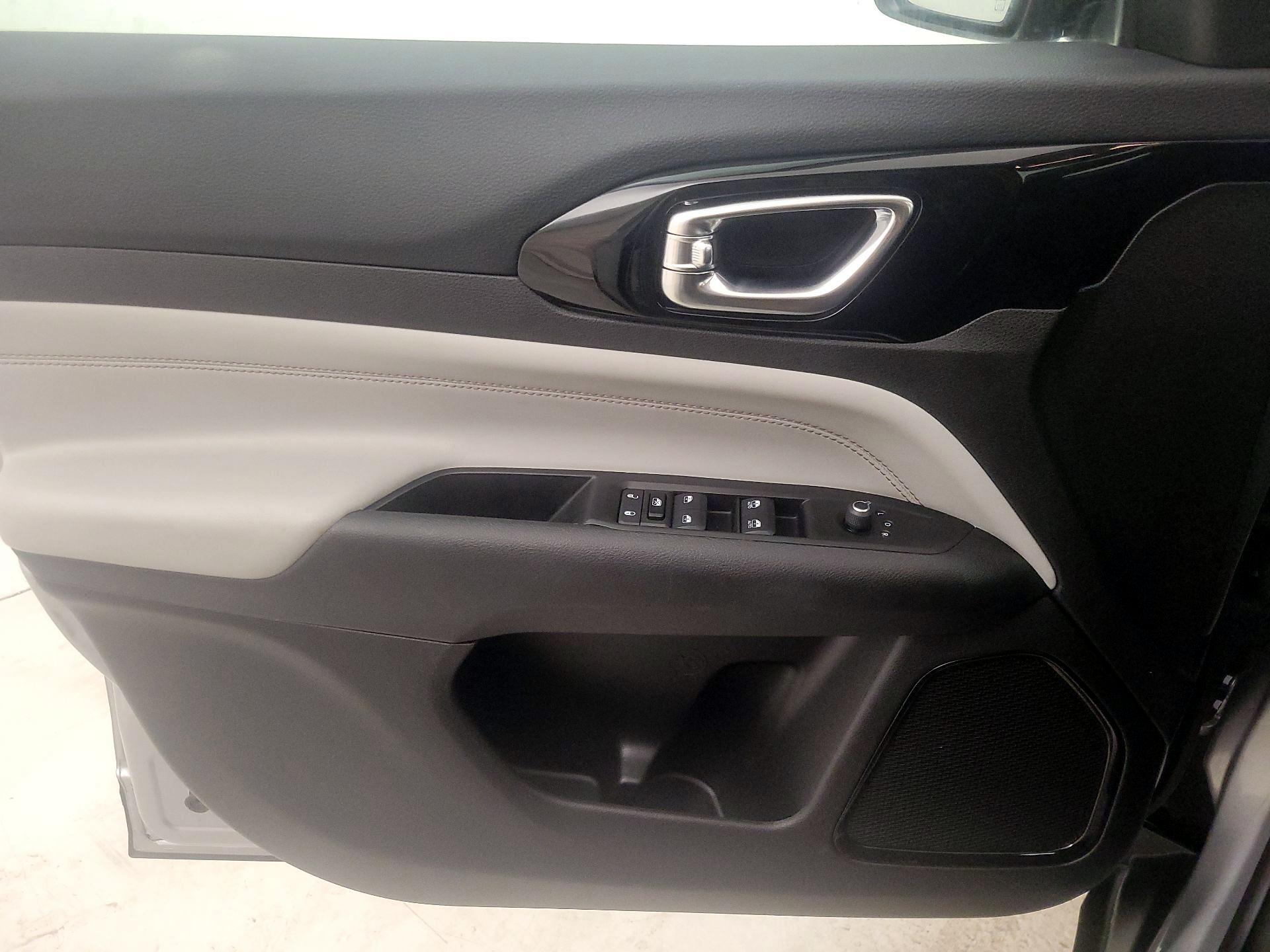 Thumbnail: 2022 Jeep Compass - 12