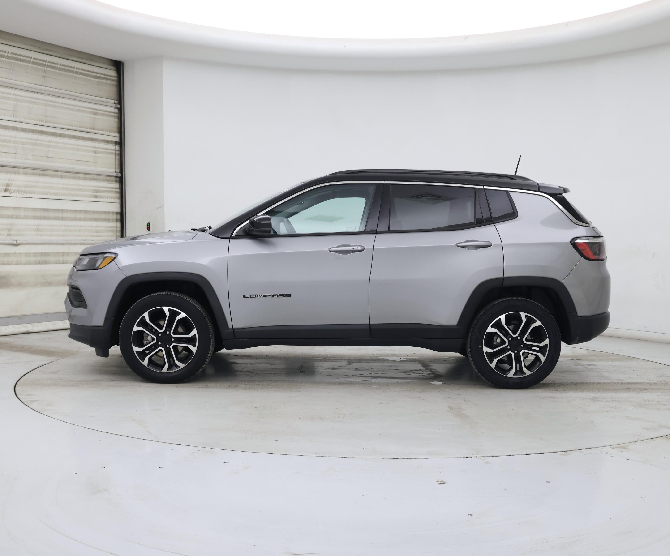 Thumbnail: 2022 Jeep Compass - 3