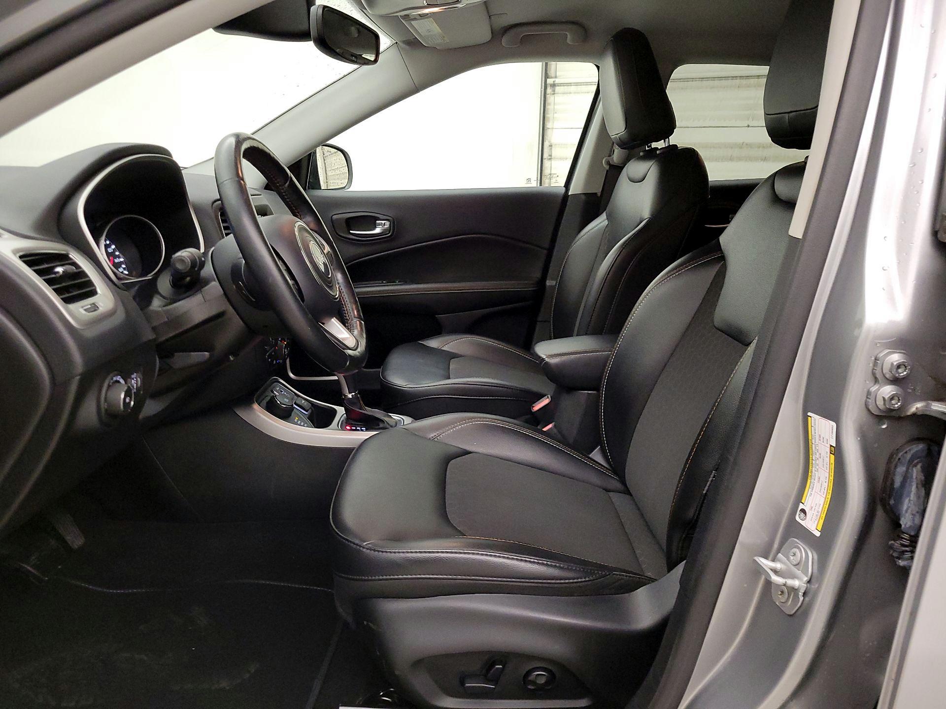 Thumbnail: 2020 Jeep Compass - 11