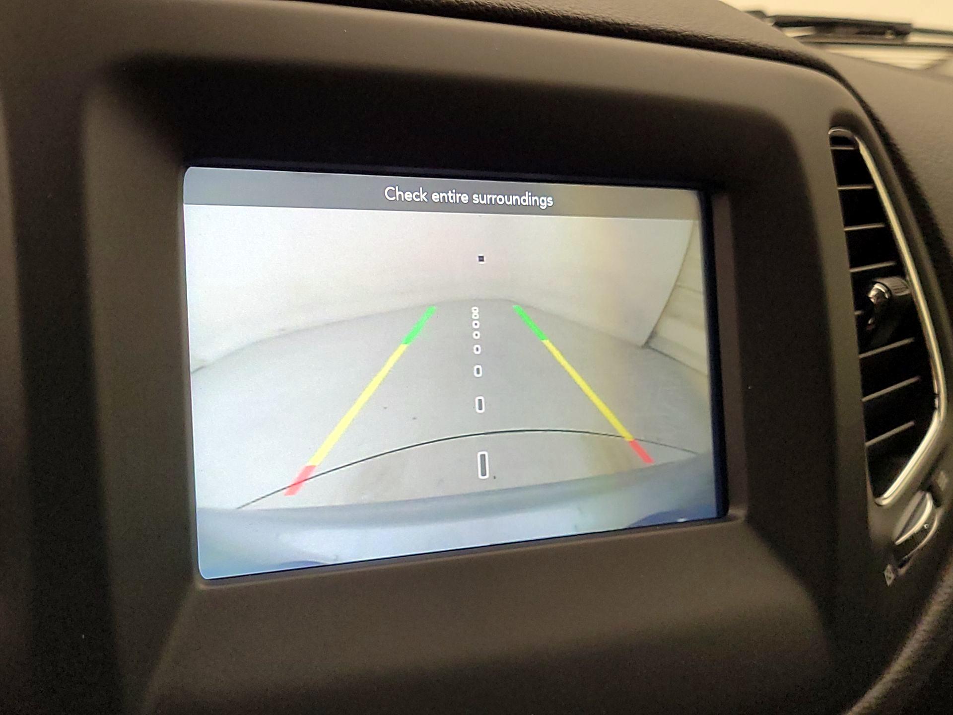 Thumbnail: 2020 Jeep Compass - 14