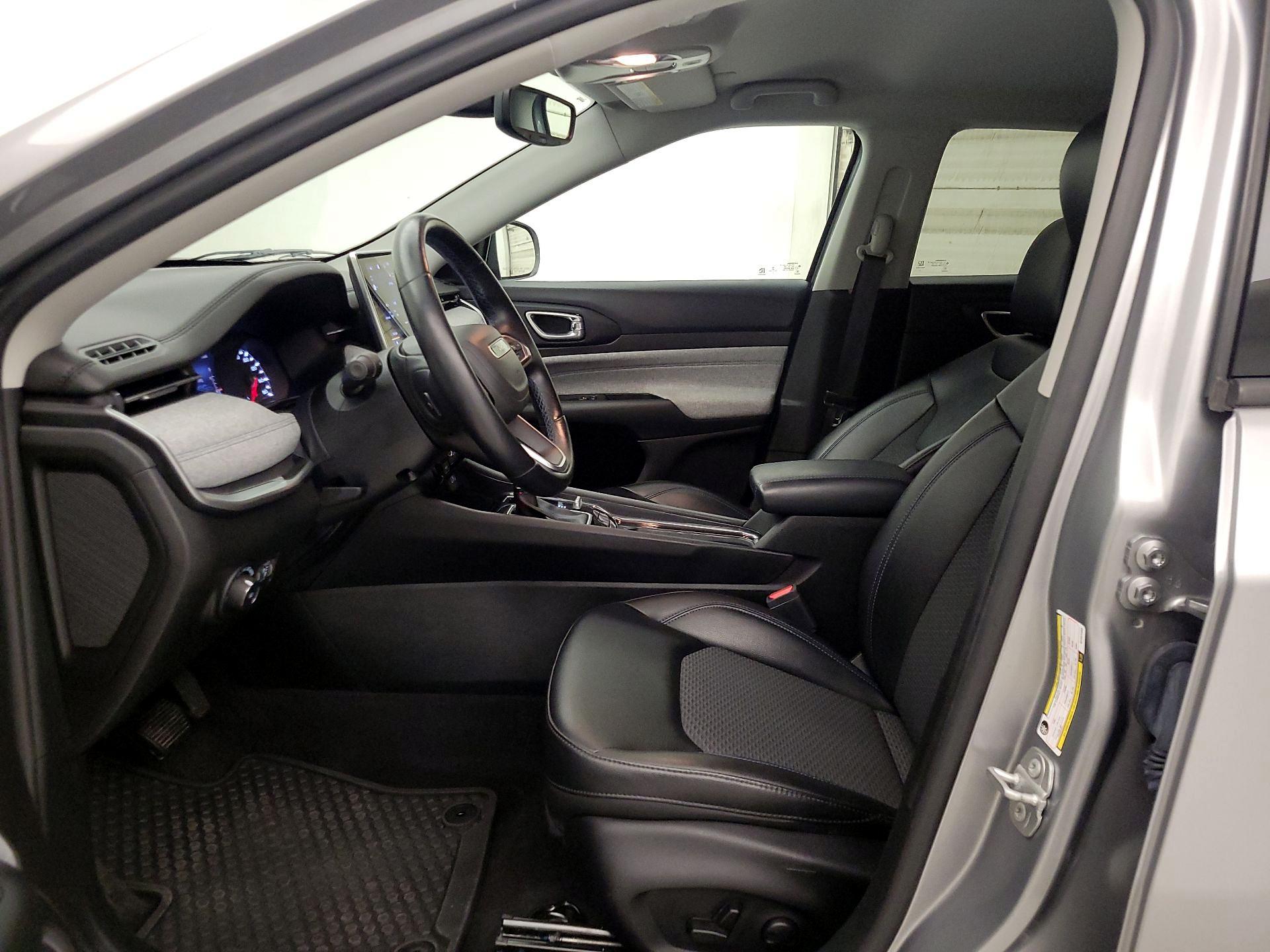 Thumbnail: 2022 Jeep Compass - 11