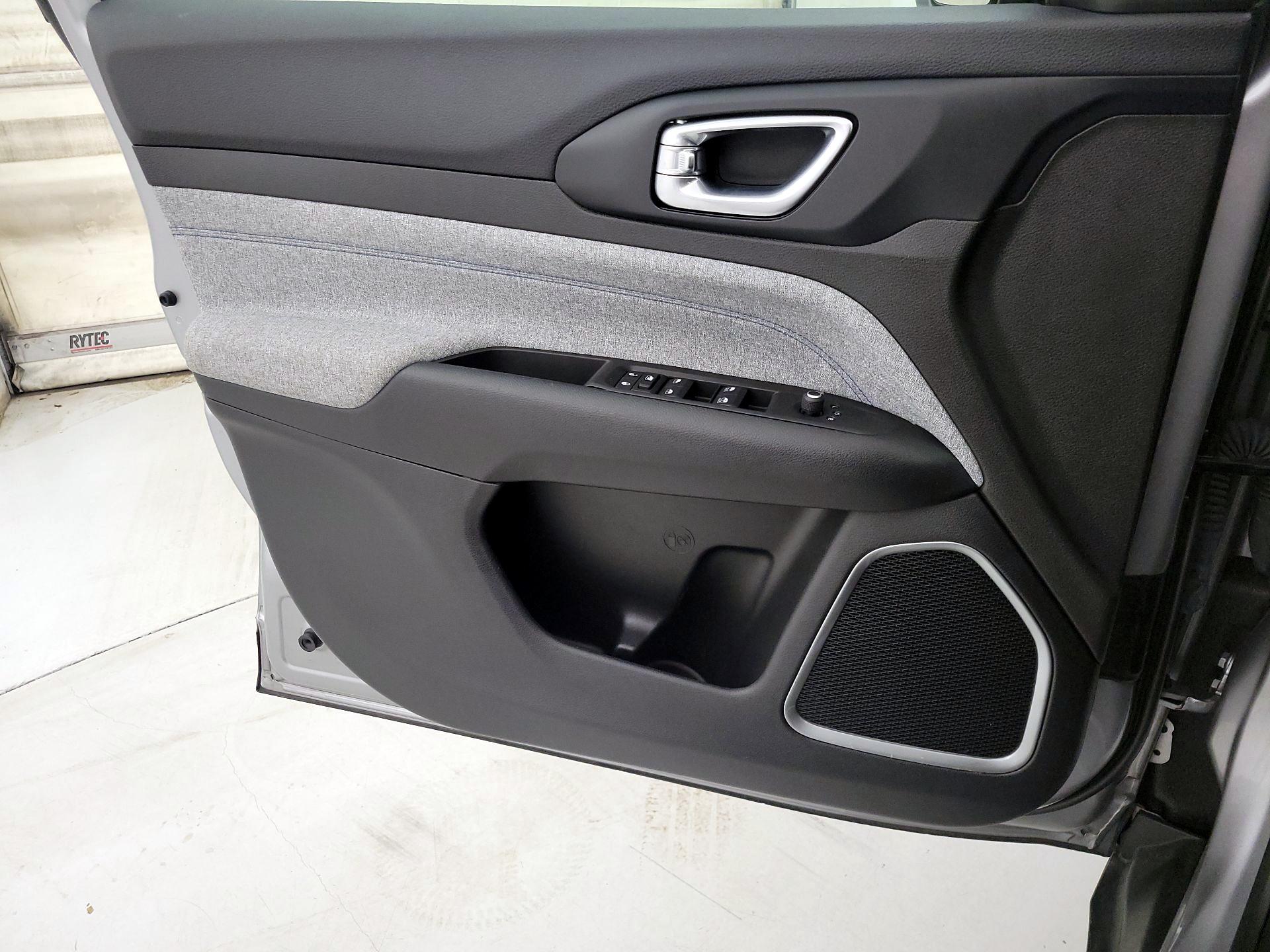 Thumbnail: 2022 Jeep Compass - 12