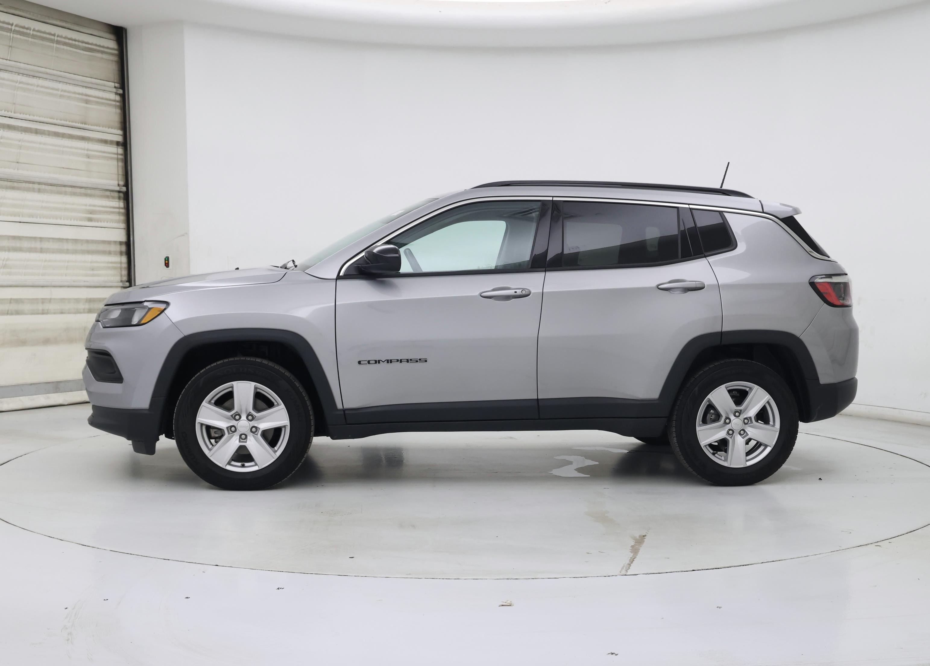 Thumbnail: 2022 Jeep Compass - 3