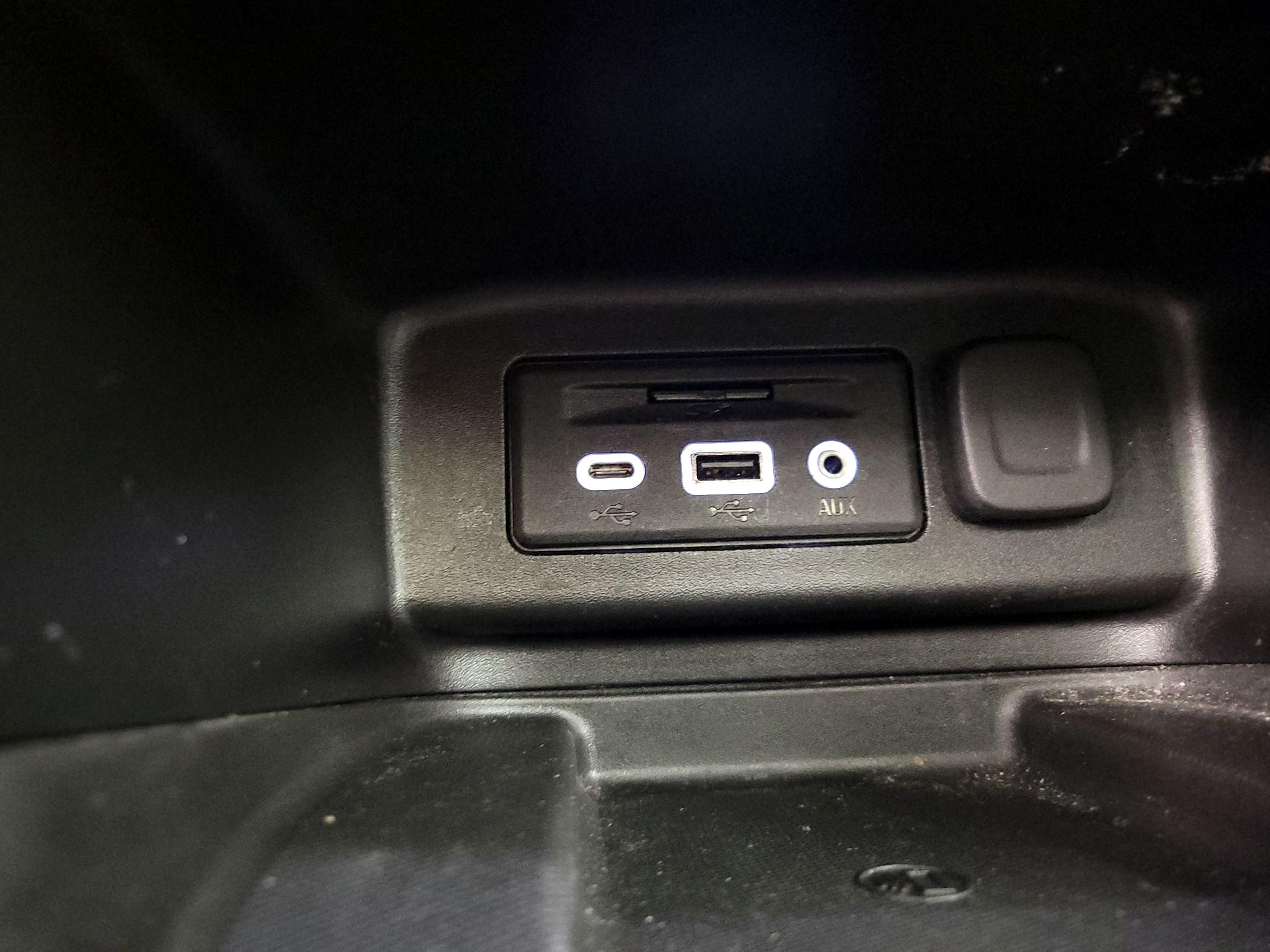 Thumbnail: 2020 Chevrolet Equinox - 19