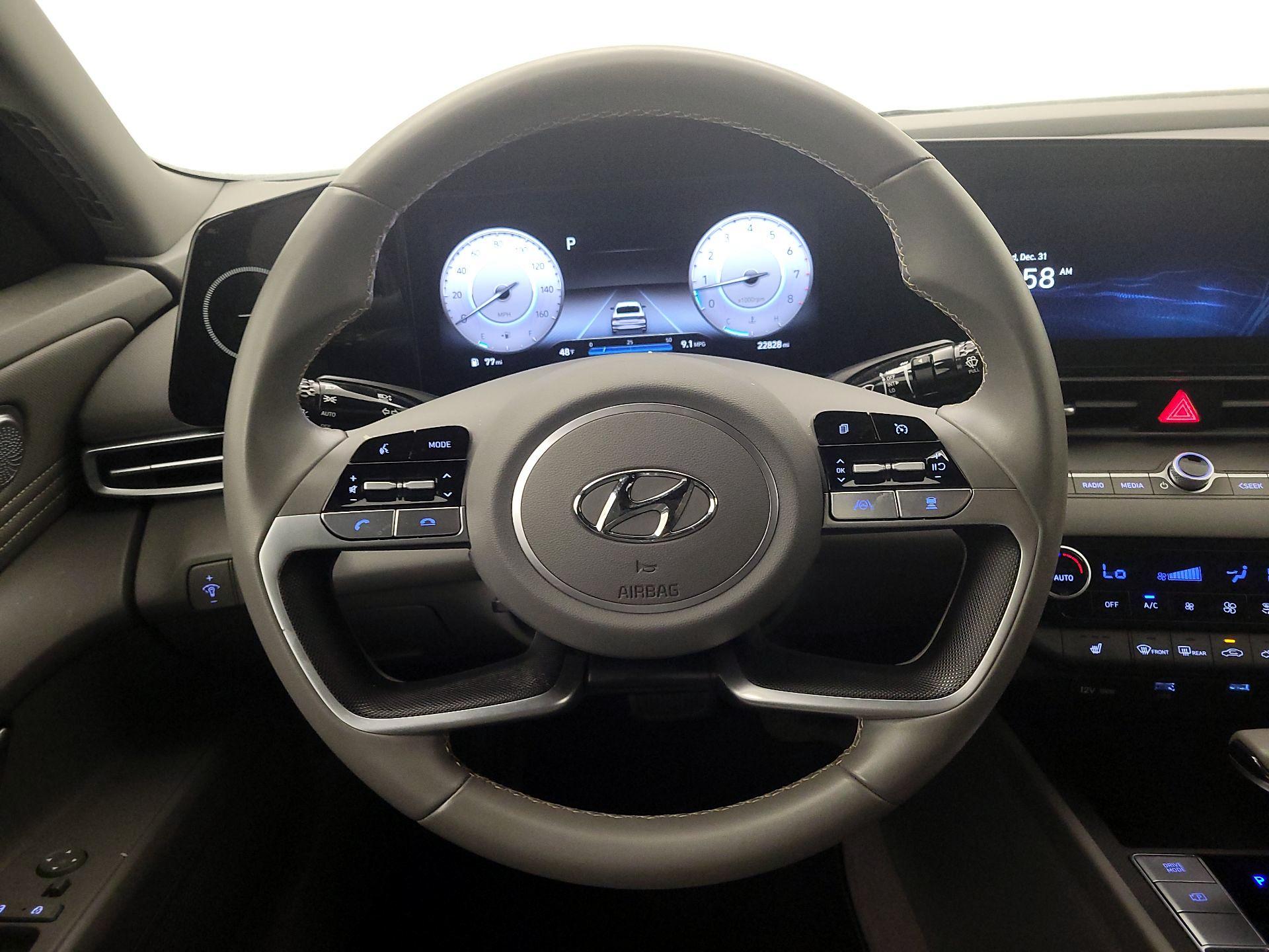 Thumbnail: 2023 Hyundai Elantra - 10