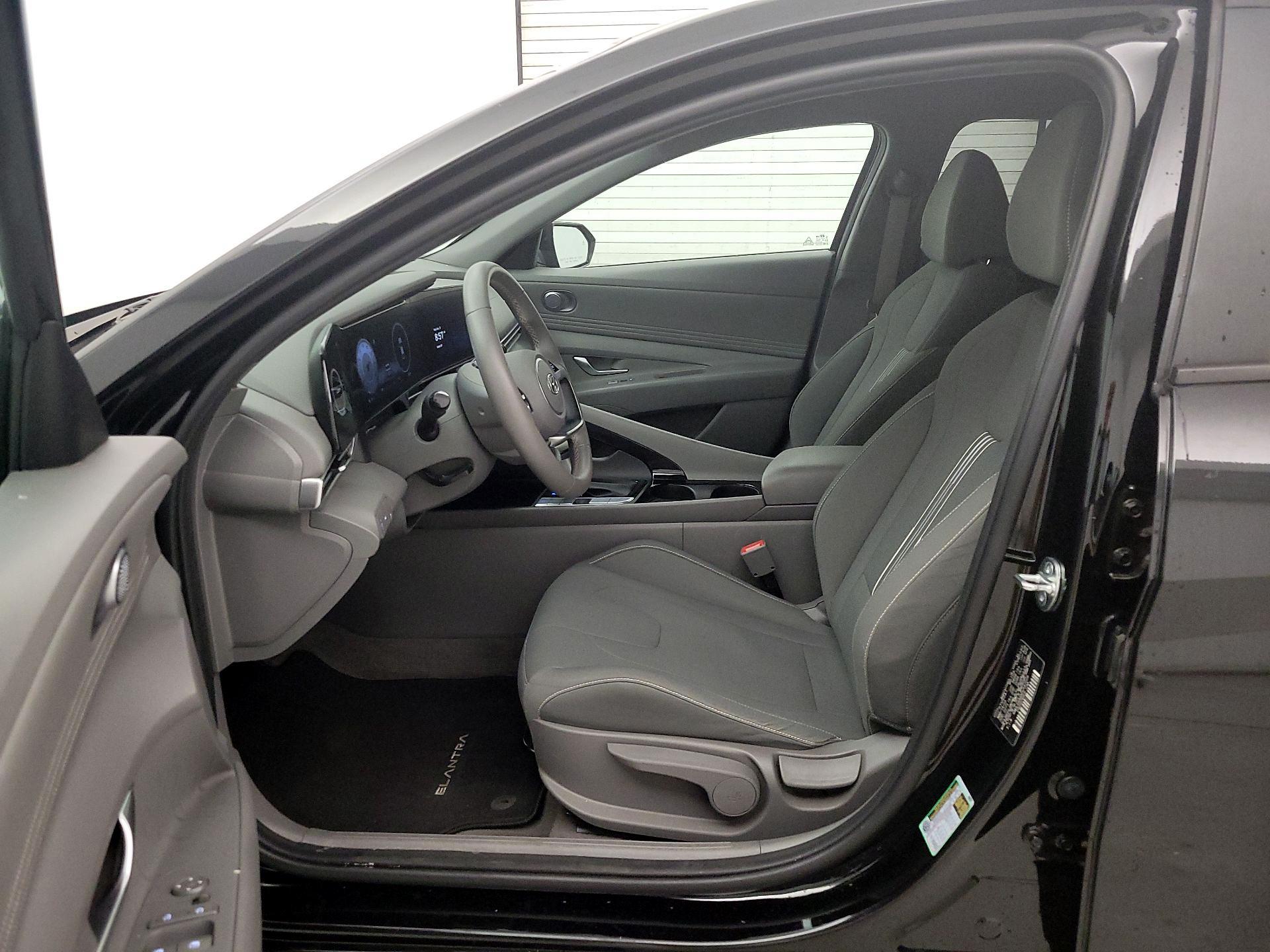 Thumbnail: 2023 Hyundai Elantra - 11