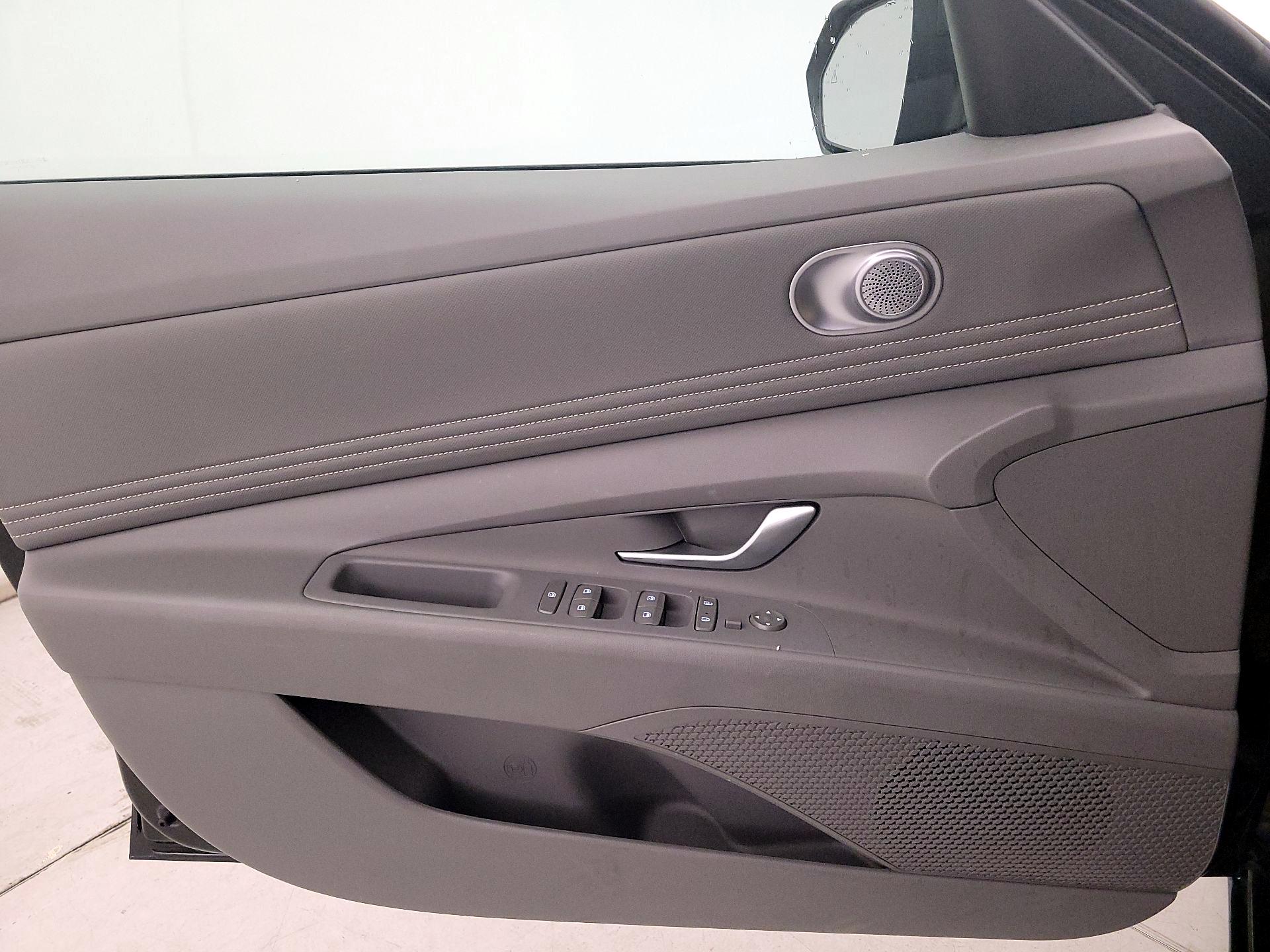 Thumbnail: 2023 Hyundai Elantra - 12