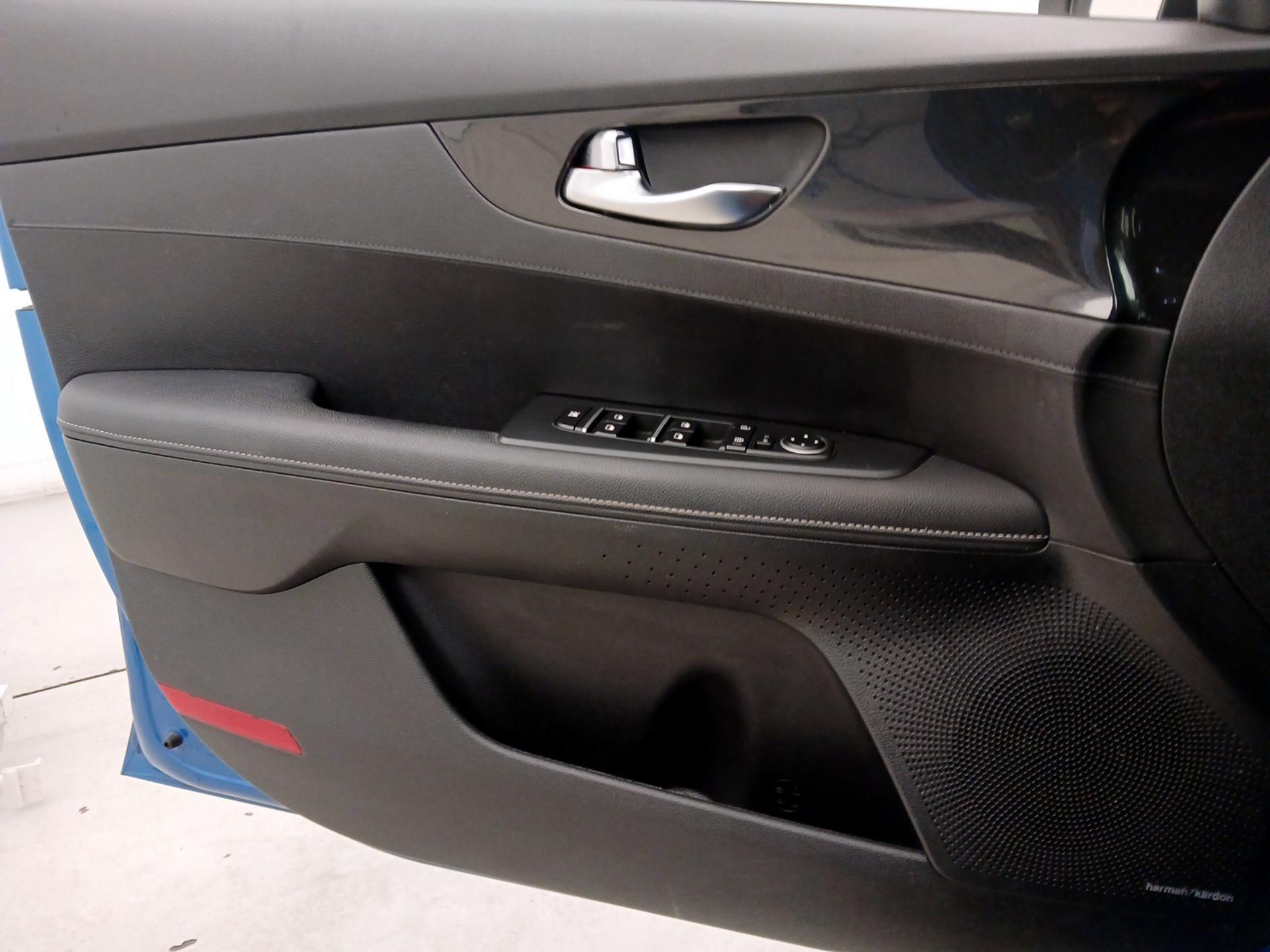 Thumbnail: 2023 Kia Forte - 12