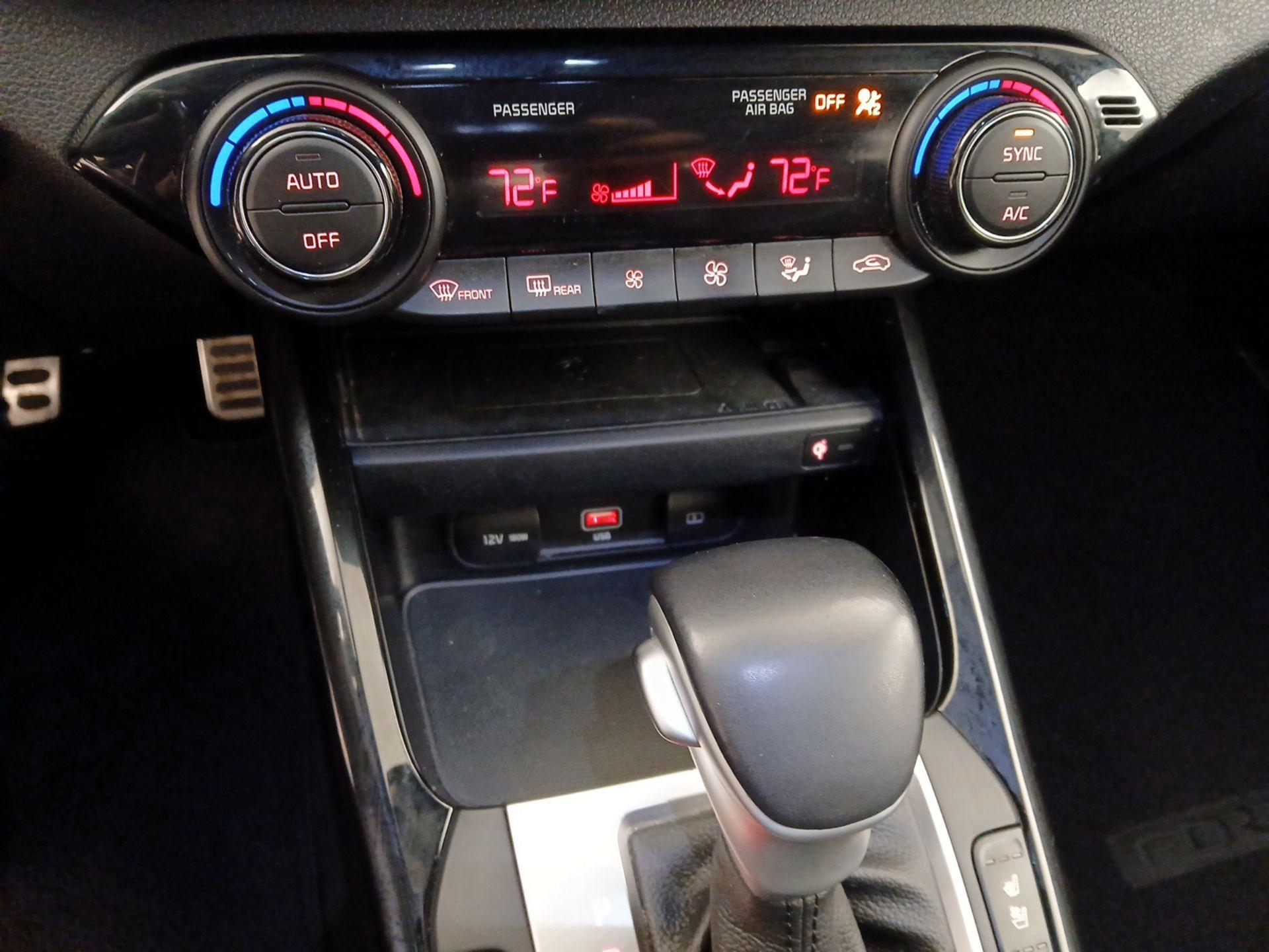 Thumbnail: 2023 Kia Forte - 17