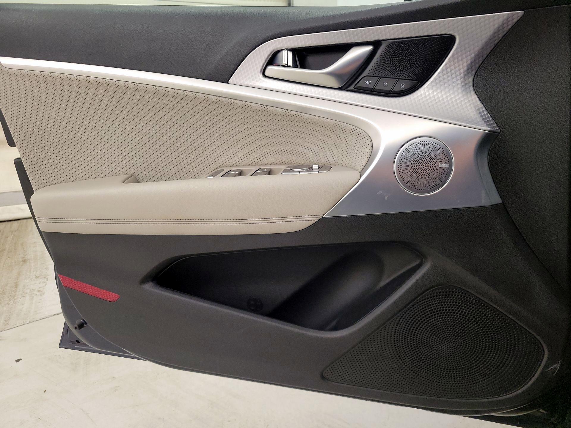 Thumbnail: 2023 Genesis G70 - 12