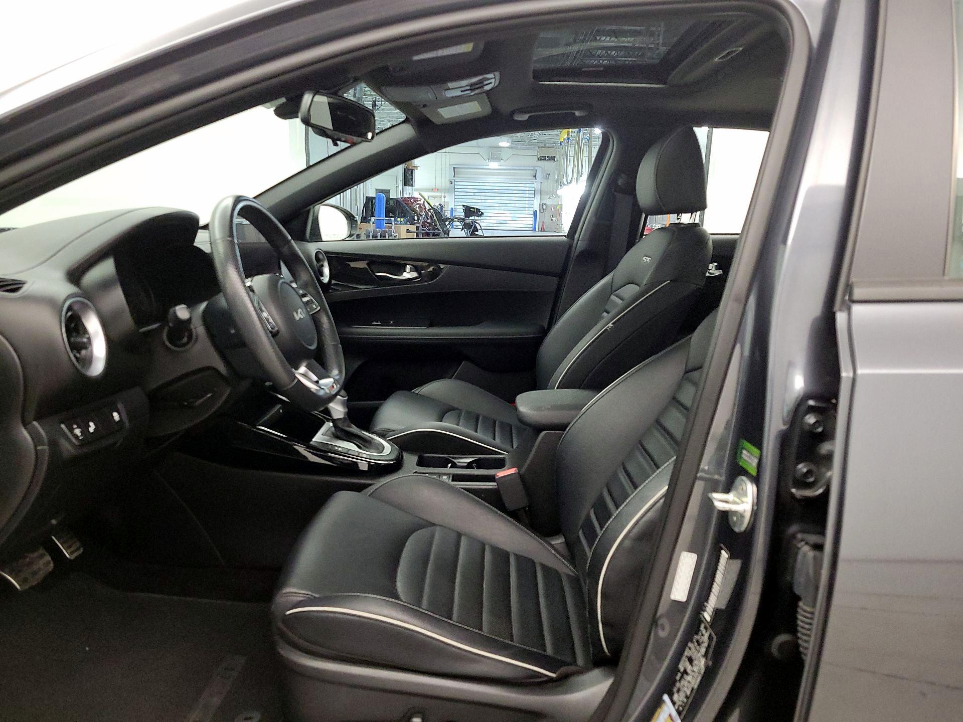 Thumbnail: 2023 Kia Forte - 11