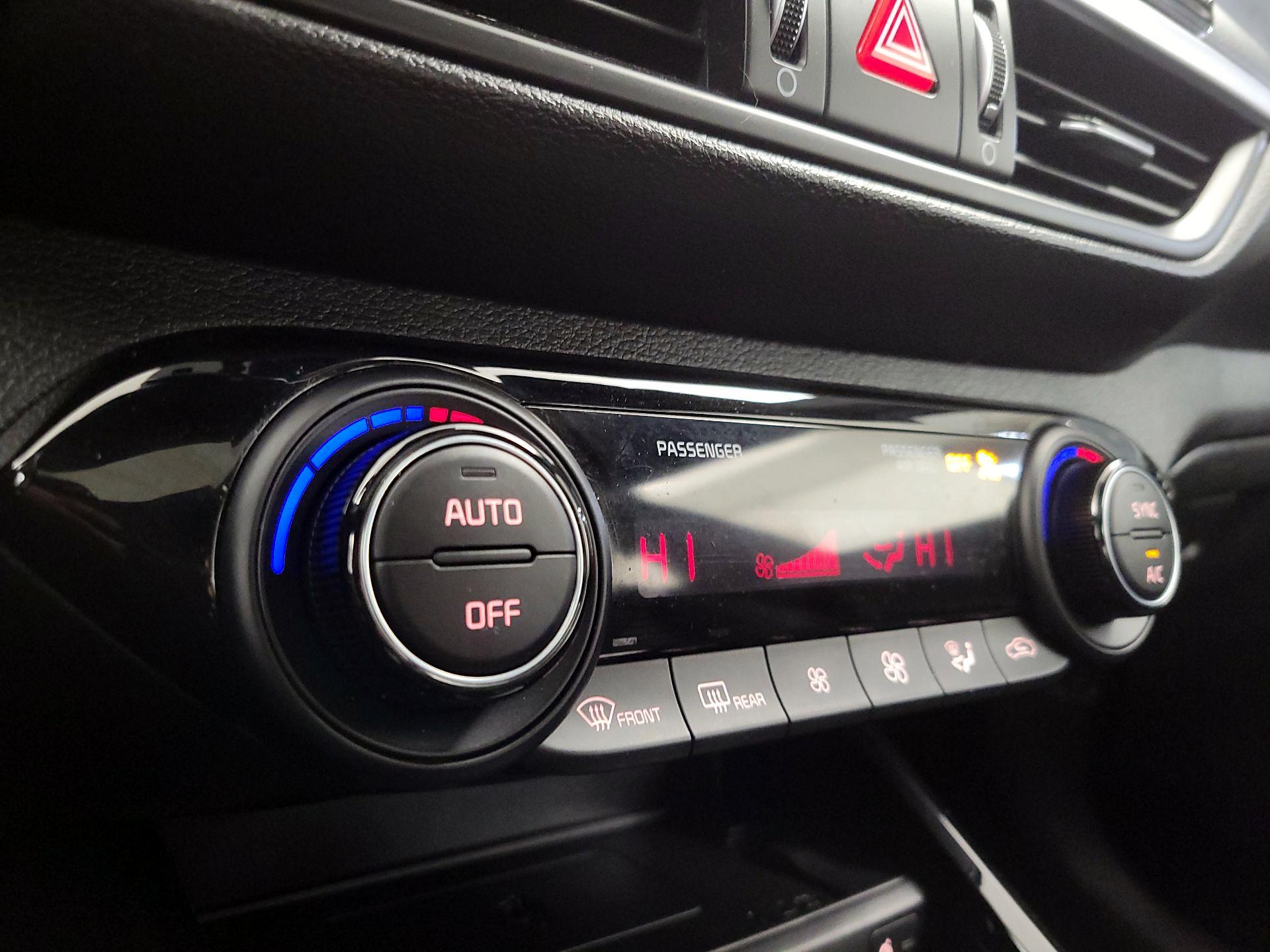 Thumbnail: 2023 Kia Forte - 17