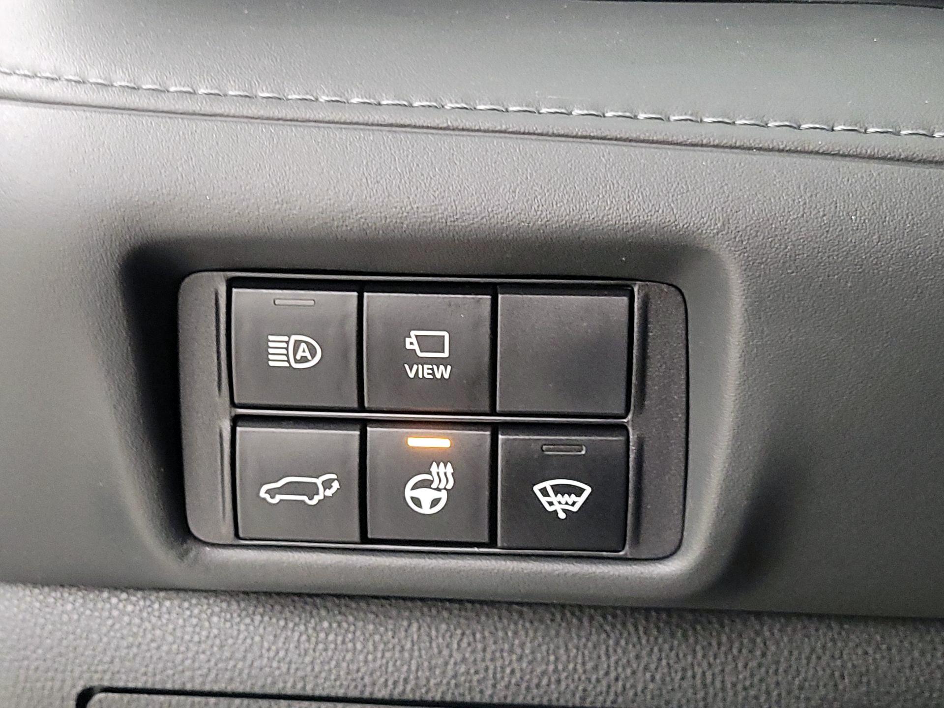 Thumbnail: 2022 Toyota Highlander - 13