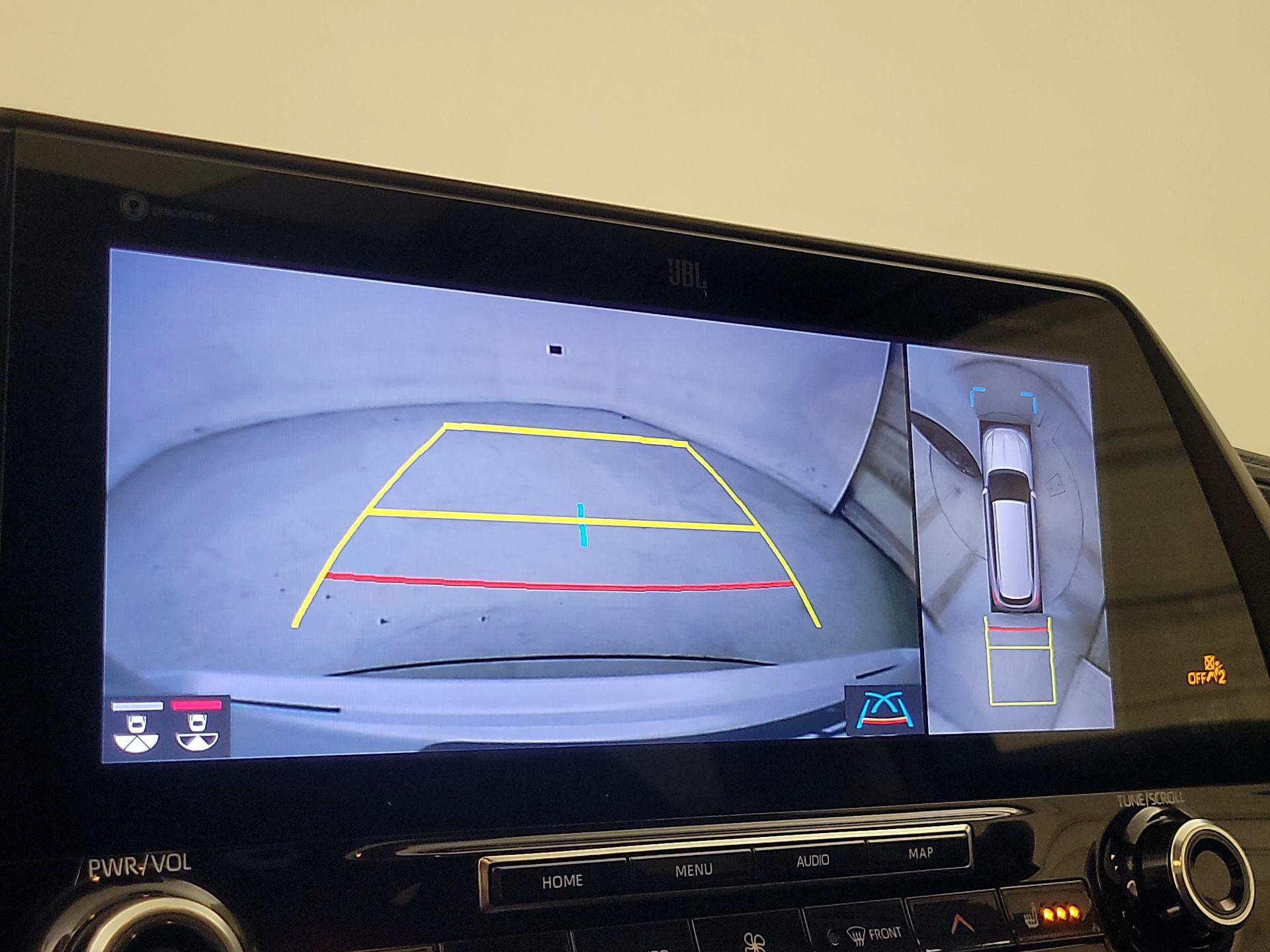 Thumbnail: 2022 Toyota Highlander - 14