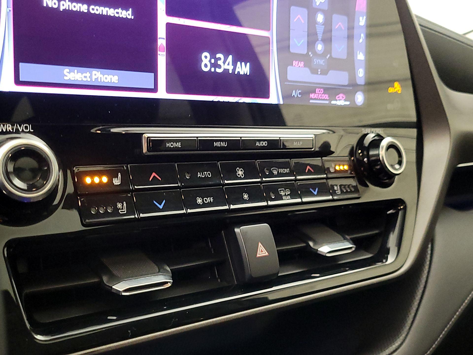 Thumbnail: 2022 Toyota Highlander - 16