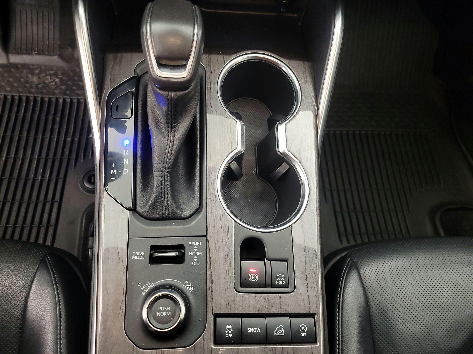 Thumbnail: 2022 Toyota Highlander - 17