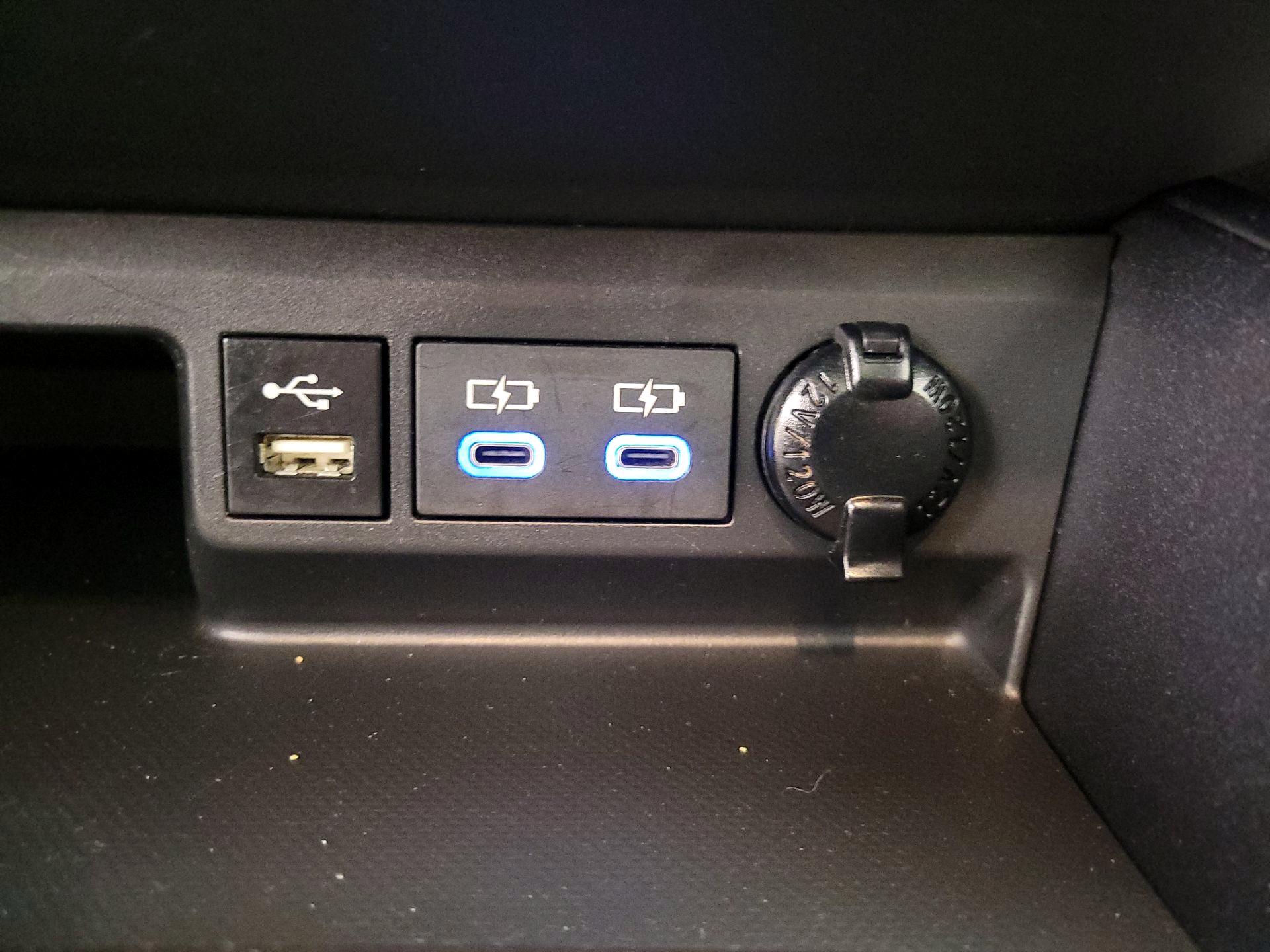 Thumbnail: 2022 Toyota Highlander - 18