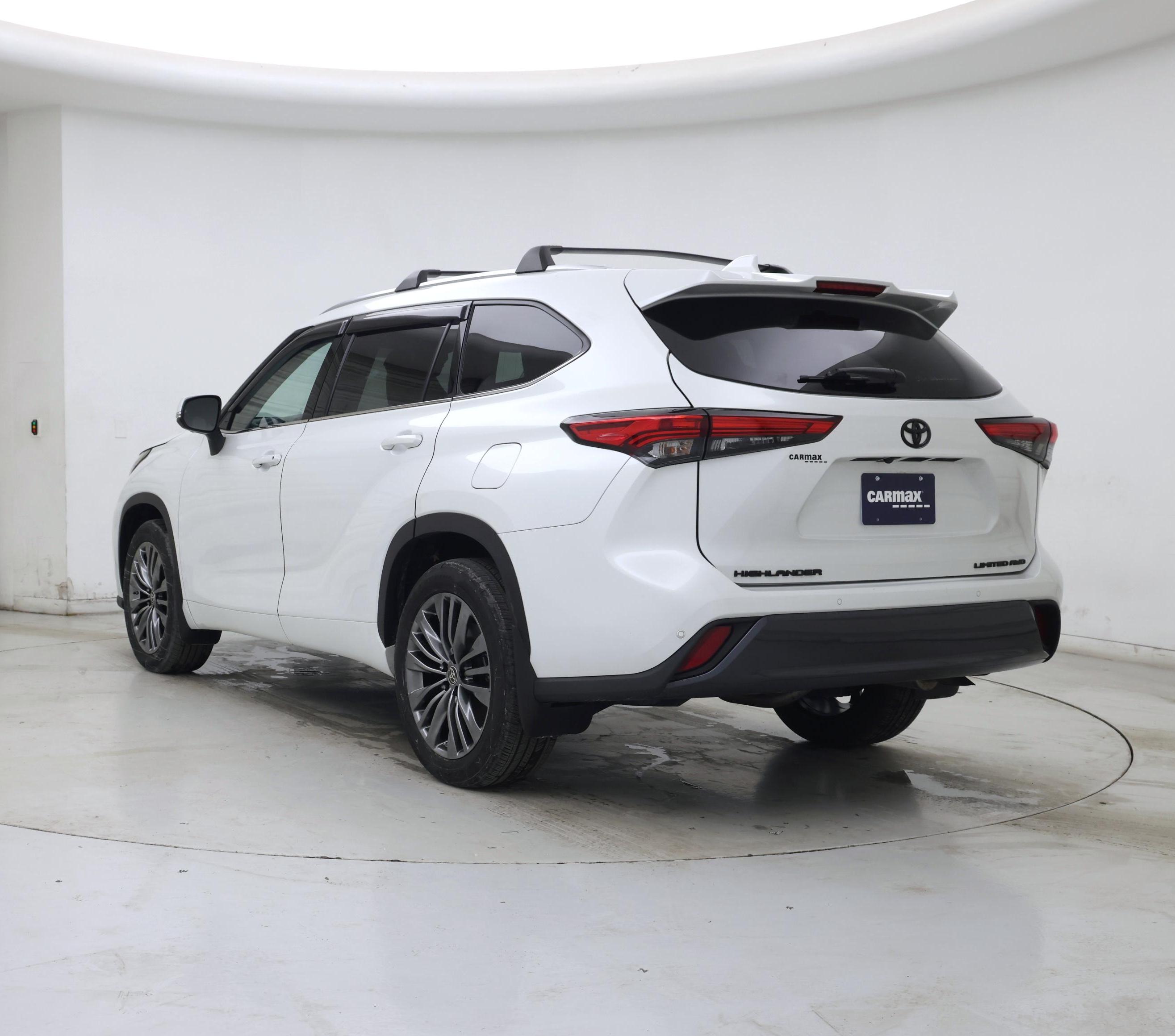 Thumbnail: 2022 Toyota Highlander - 2
