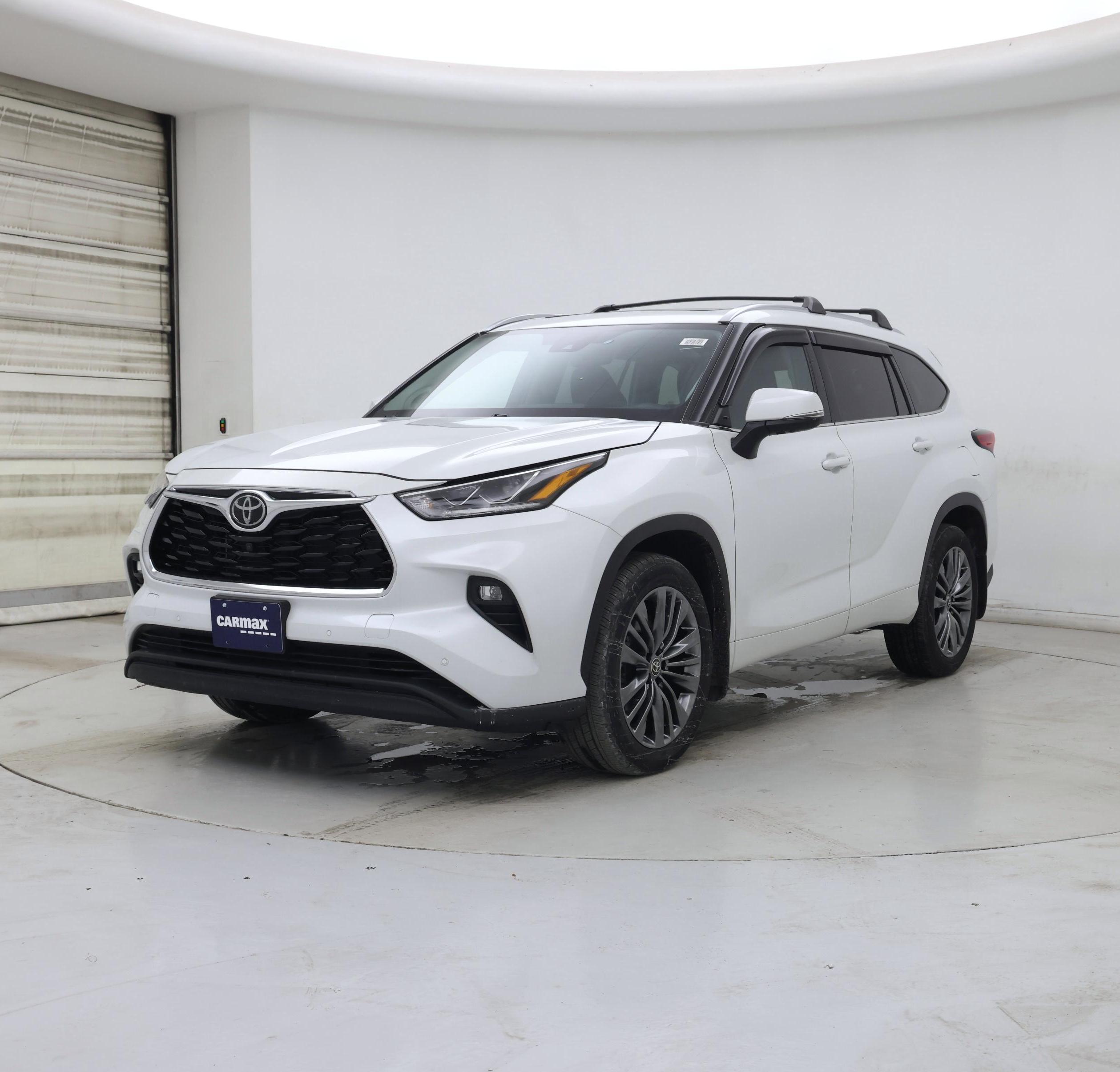 Thumbnail: 2022 Toyota Highlander - 4