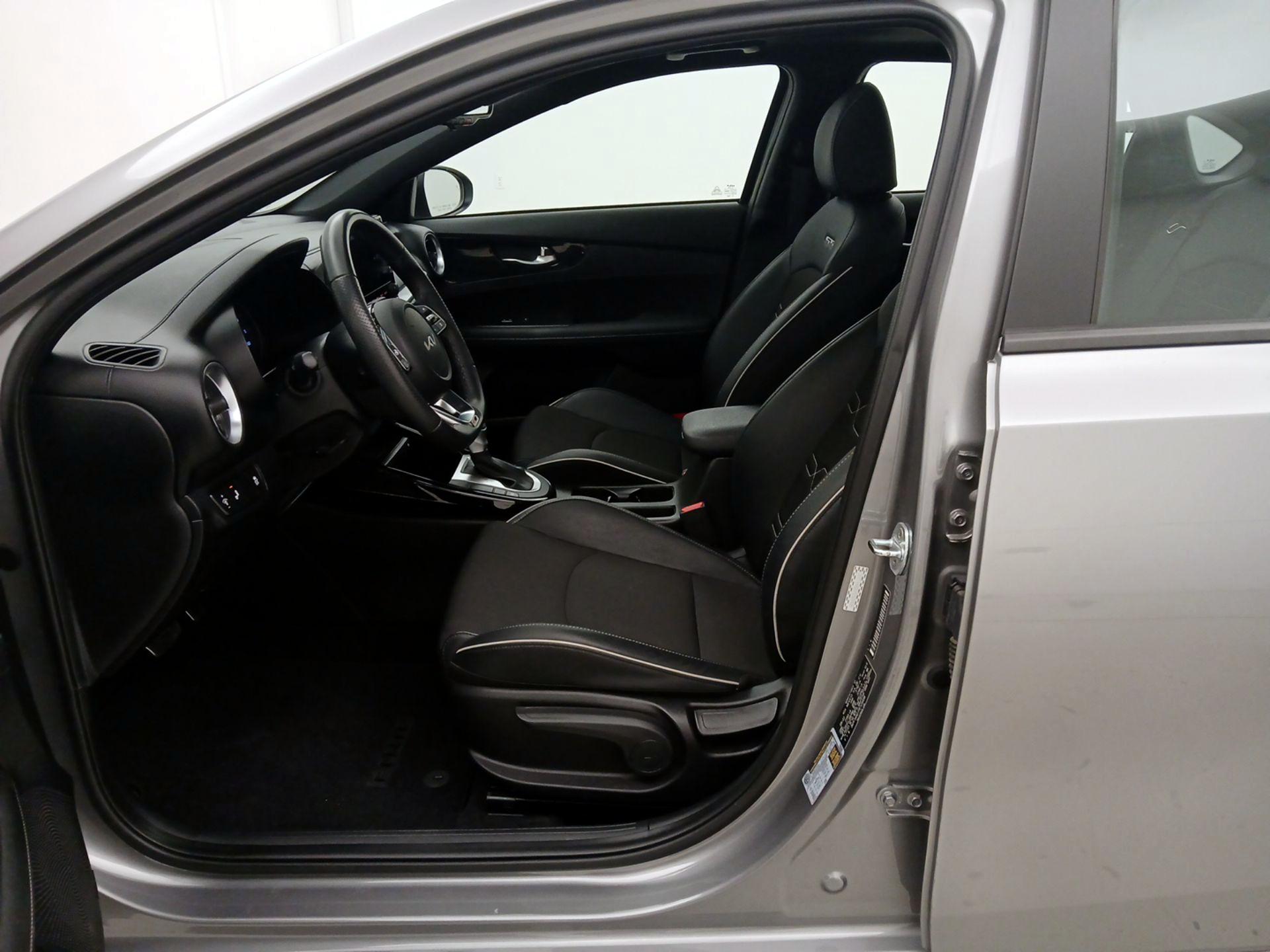 Thumbnail: 2023 Kia Forte - 11