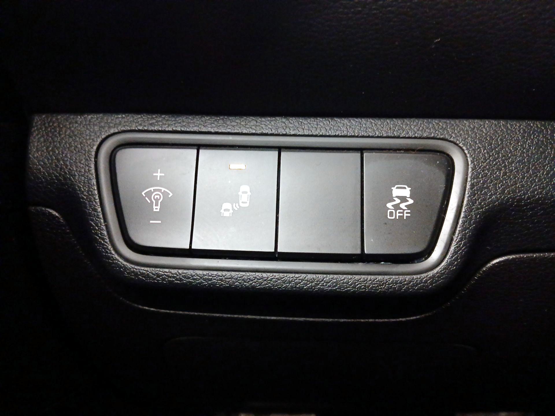 Thumbnail: 2023 Kia Forte - 13