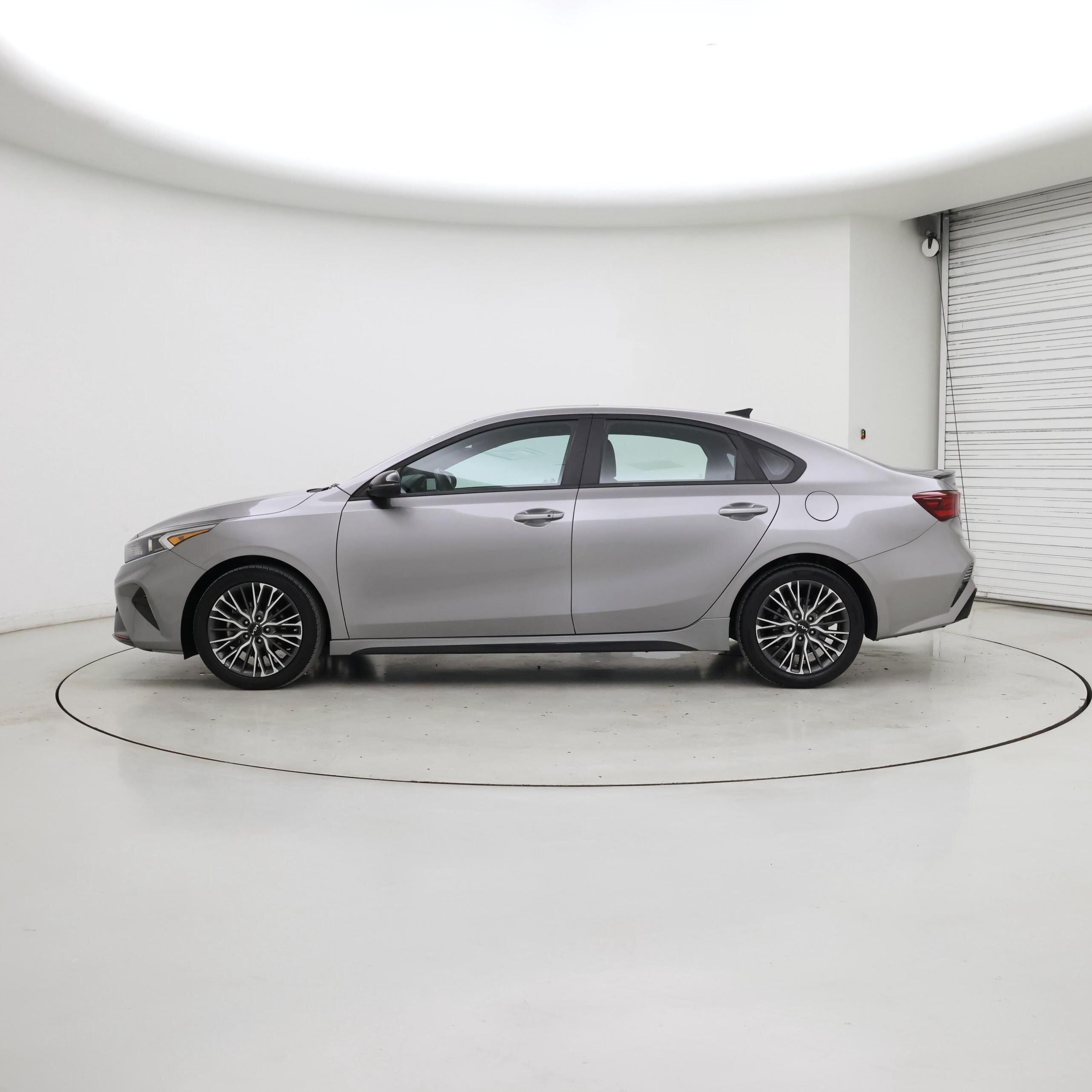 Thumbnail: 2023 Kia Forte - 3