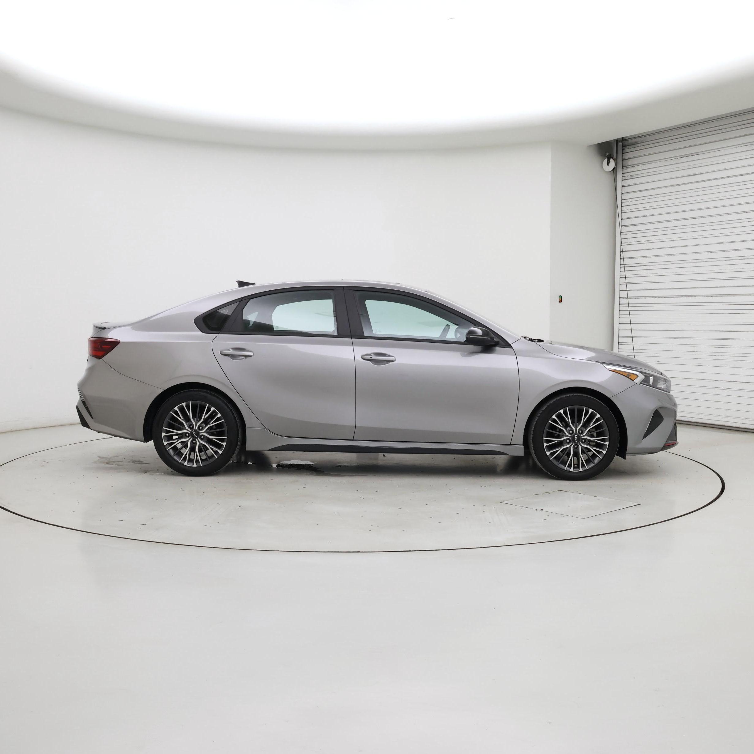 Thumbnail: 2023 Kia Forte - 7