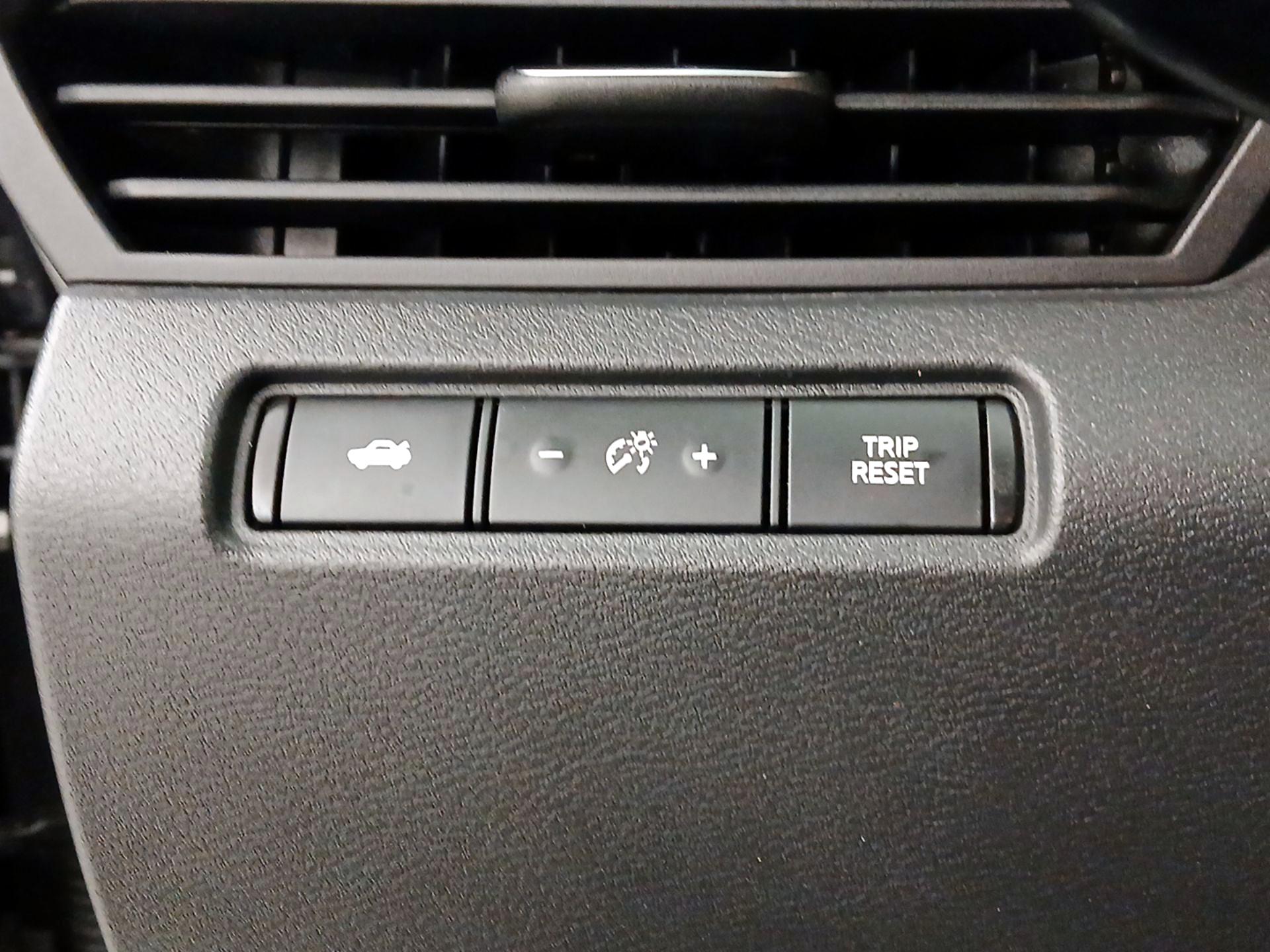 Thumbnail: 2021 Nissan Altima - 13